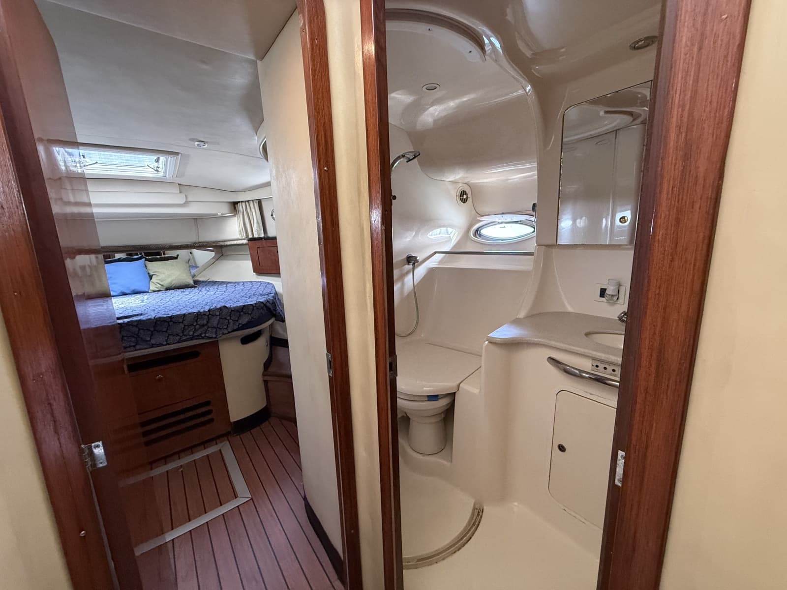 2001 Sea Ray 450 Express Bridge - Photo 22