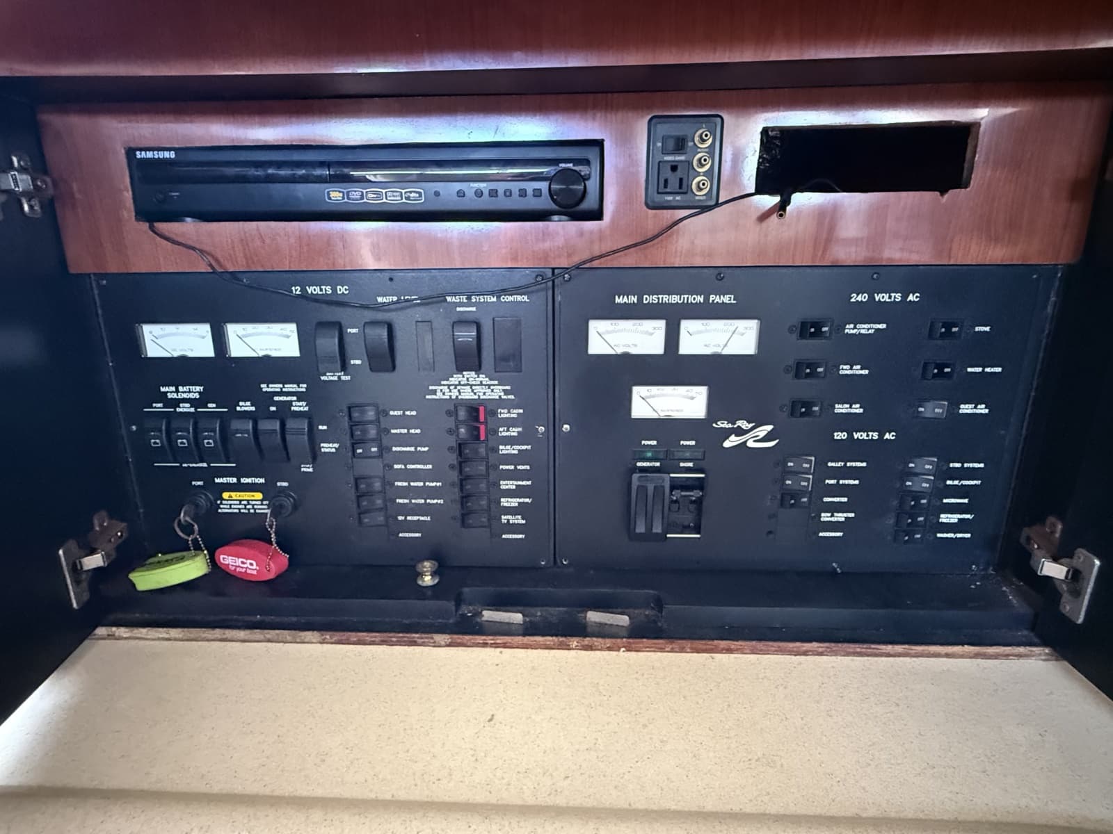 2001 Sea Ray 450 Express Bridge - Photo 16