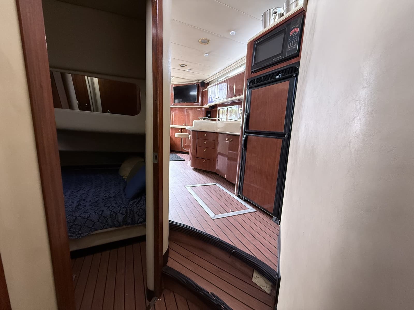 2001 Sea Ray 450 Express Bridge - Photo 17