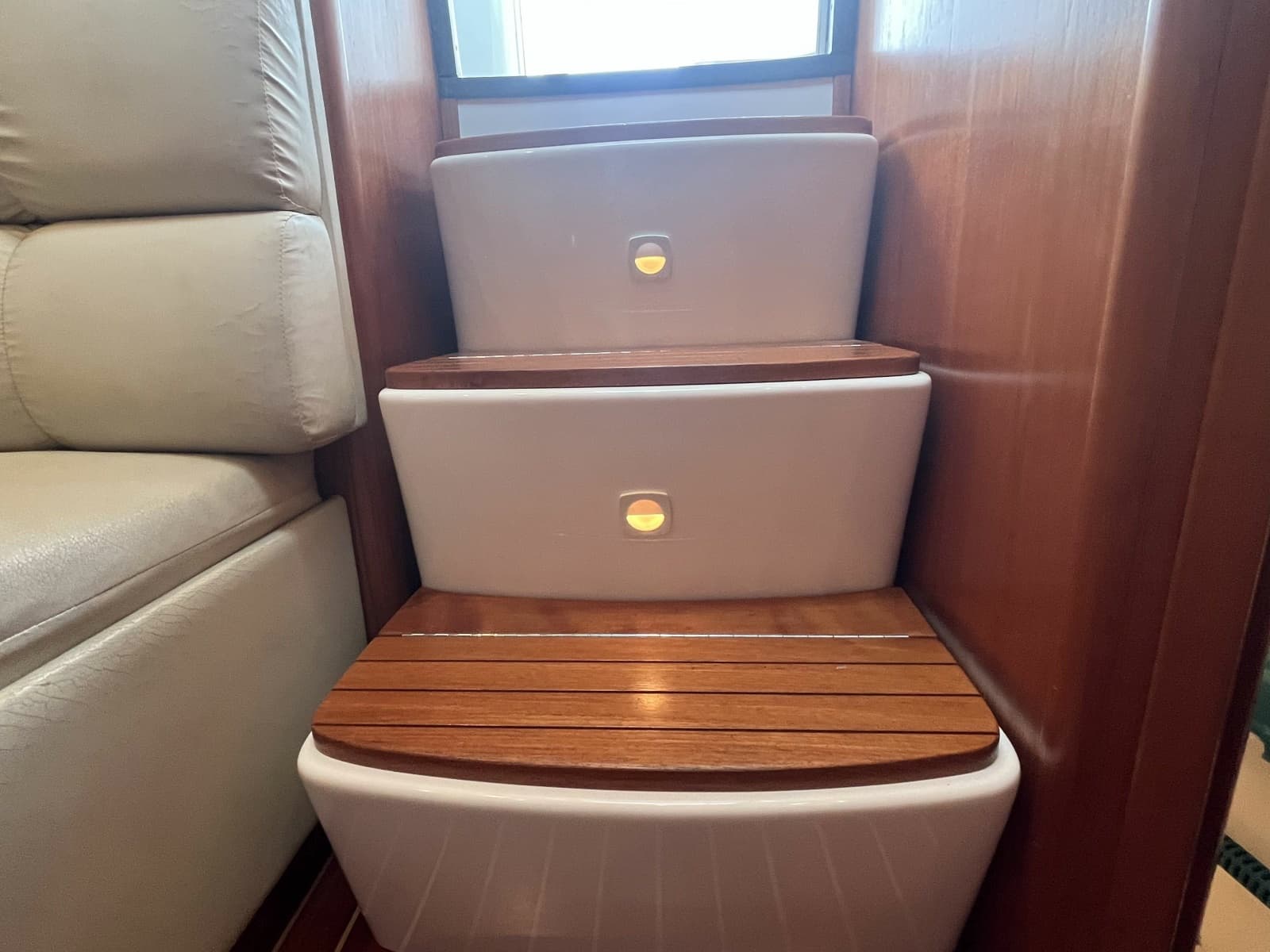 1999 Tiara Yachts 3500 Open - Photo 18