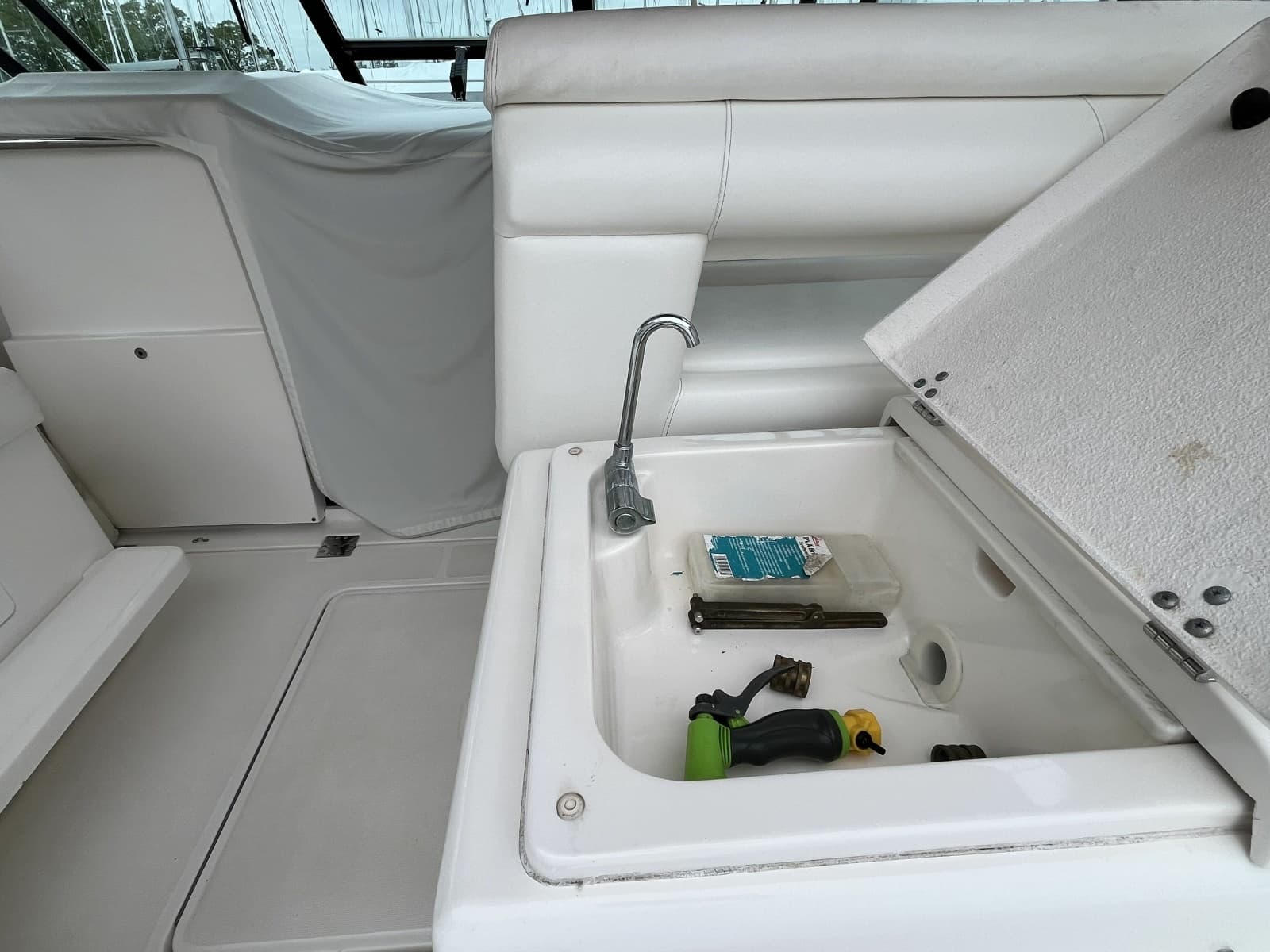 1999 Tiara Yachts 3500 Open - Photo 8