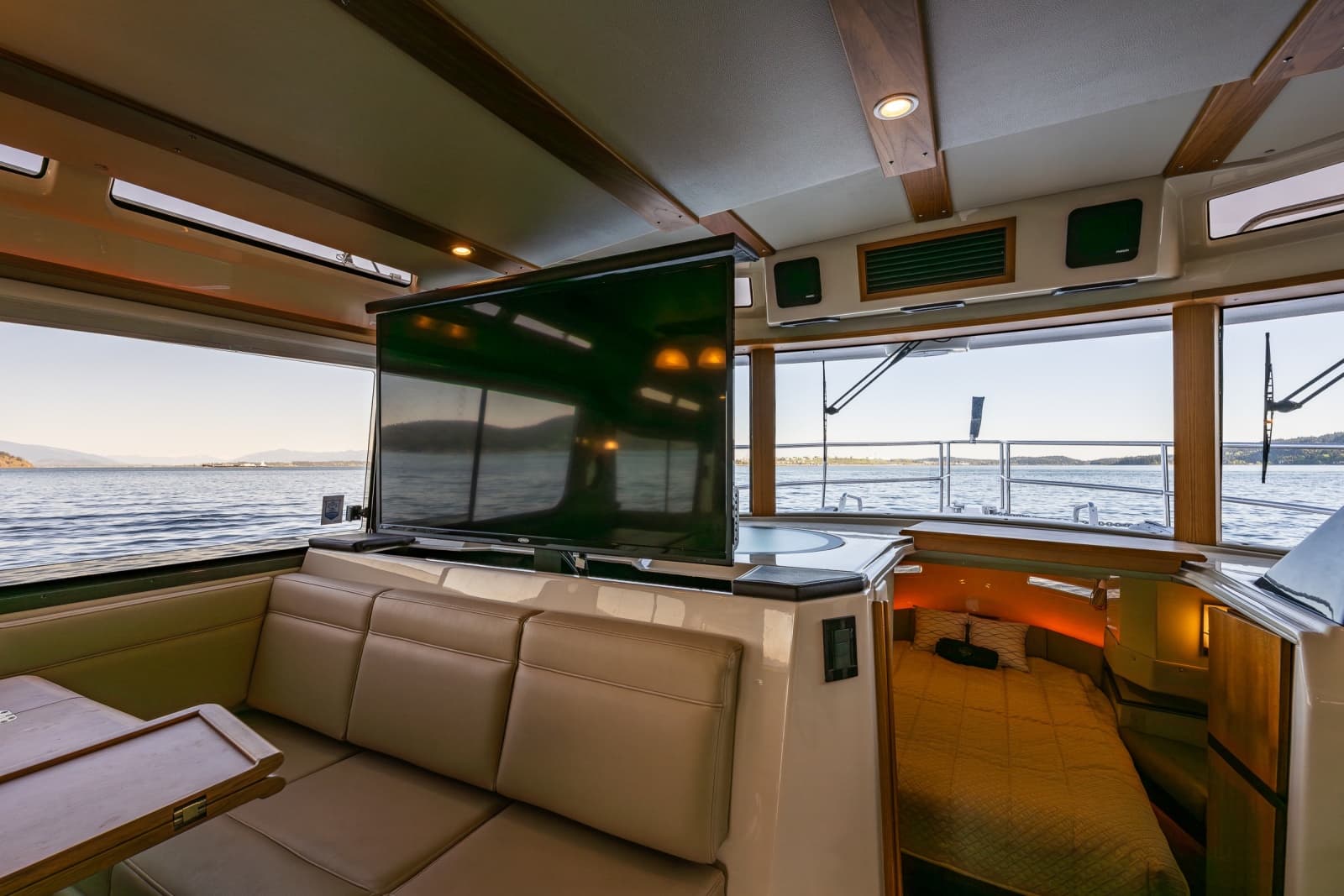 2020 Ranger Tugs R-41 CB - Photo 11
