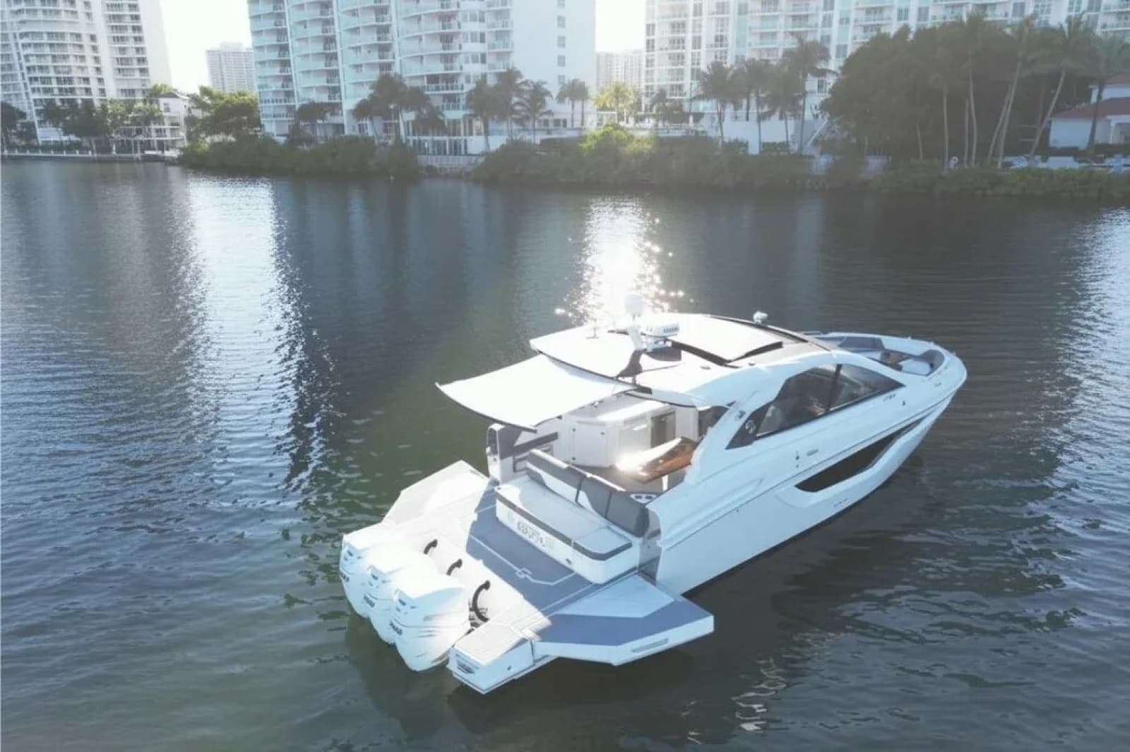 2021 Cruisers Yachts 42 GLS OB - Photo 9