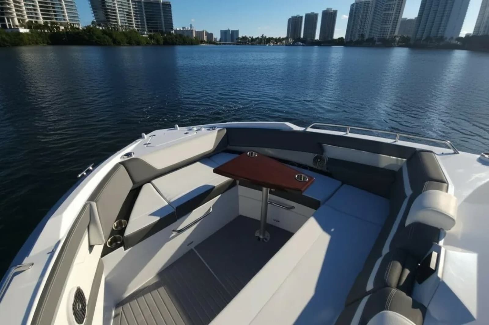 2021 Cruisers Yachts 42 GLS OB - Photo 23