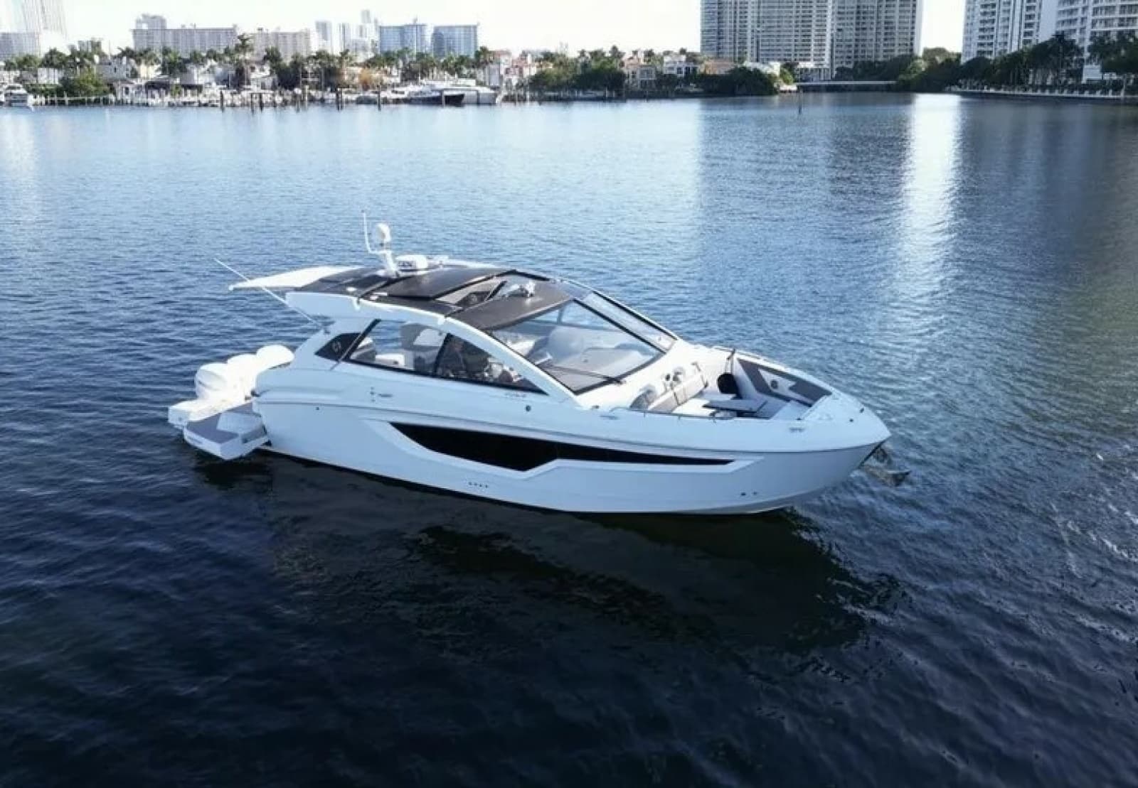 2021 Cruisers Yachts 42 GLS OB - Photo 2
