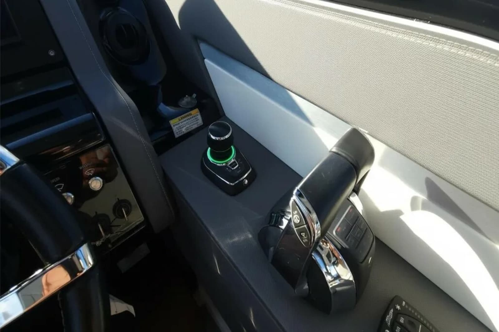 2021 Cruisers Yachts 42 GLS OB - Photo 21