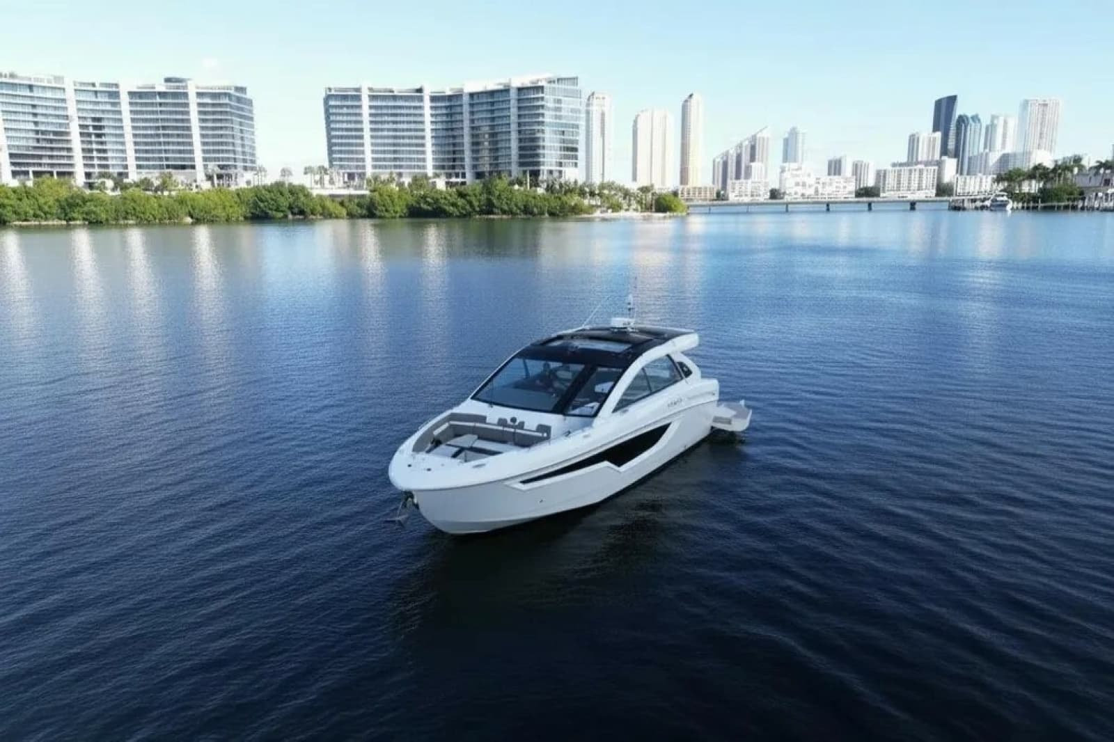 2021 Cruisers Yachts 42 GLS OB - Photo 5