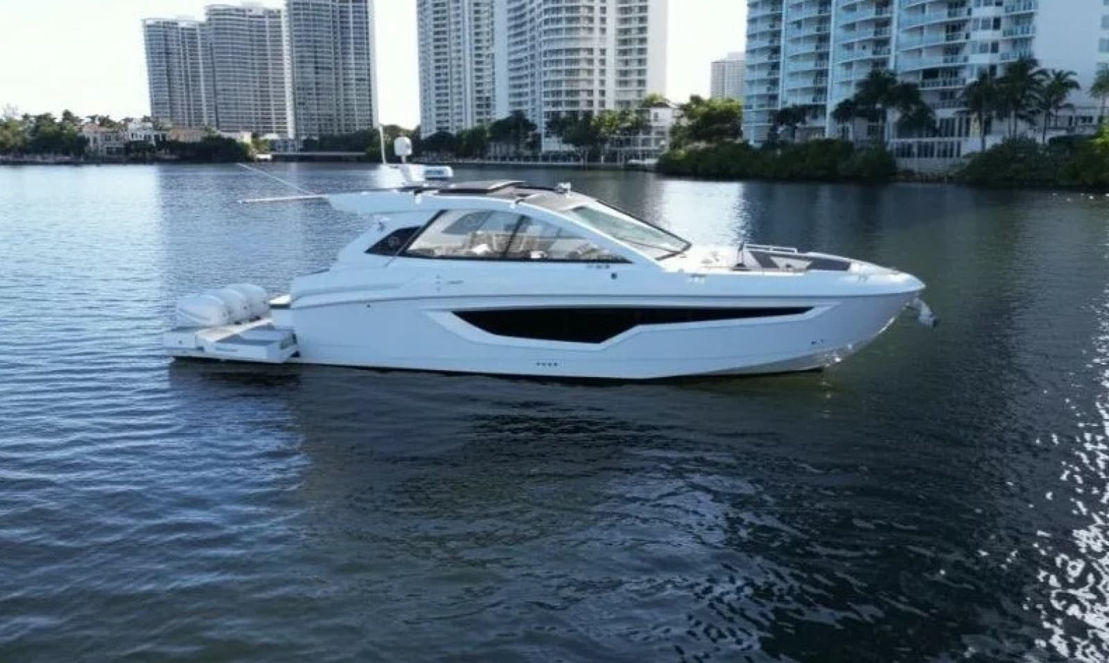 2021 Cruisers Yachts 42 GLS OB - Photo 3