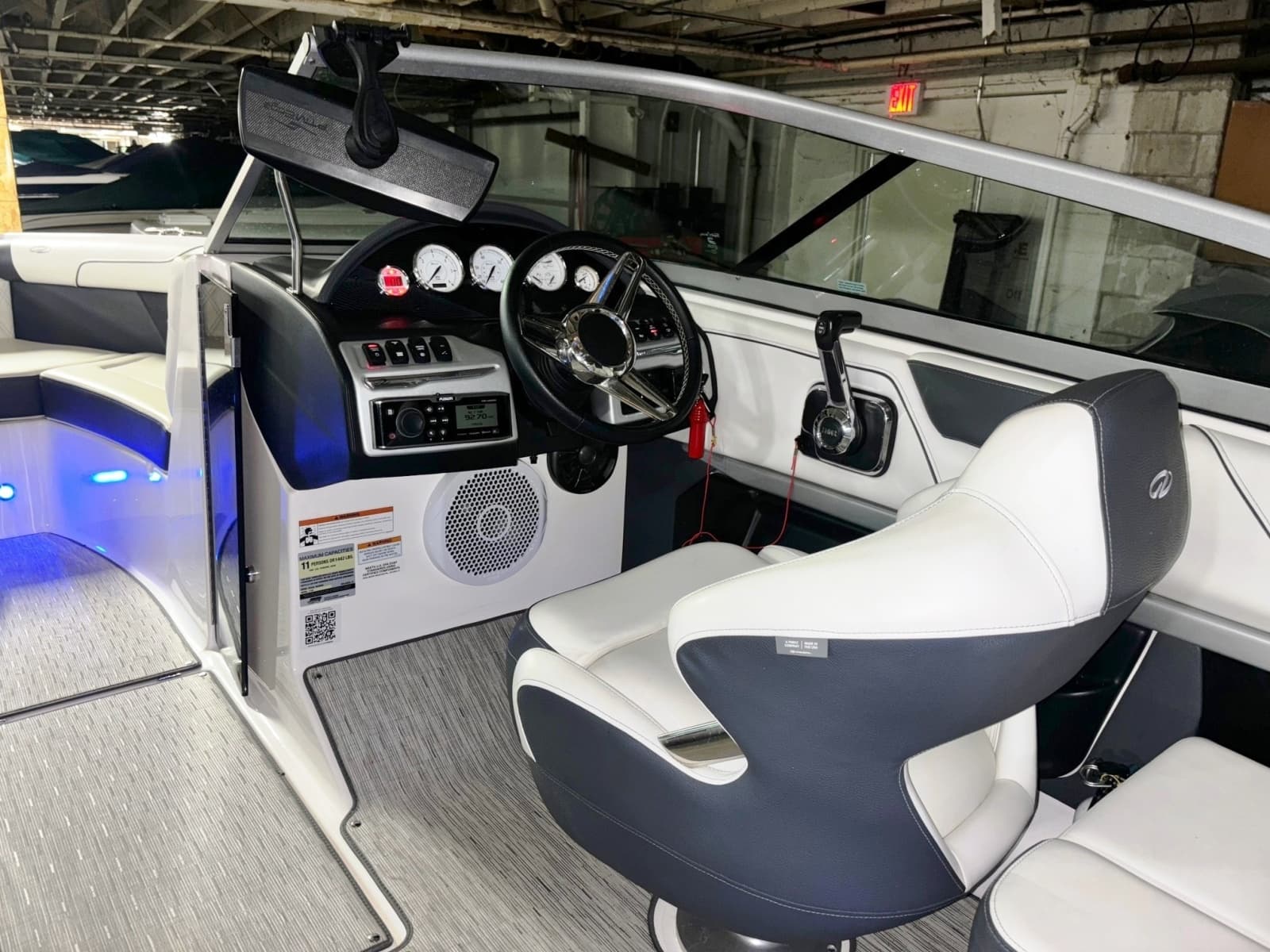 2019 Regal 2100 Bowrider - Photo 16