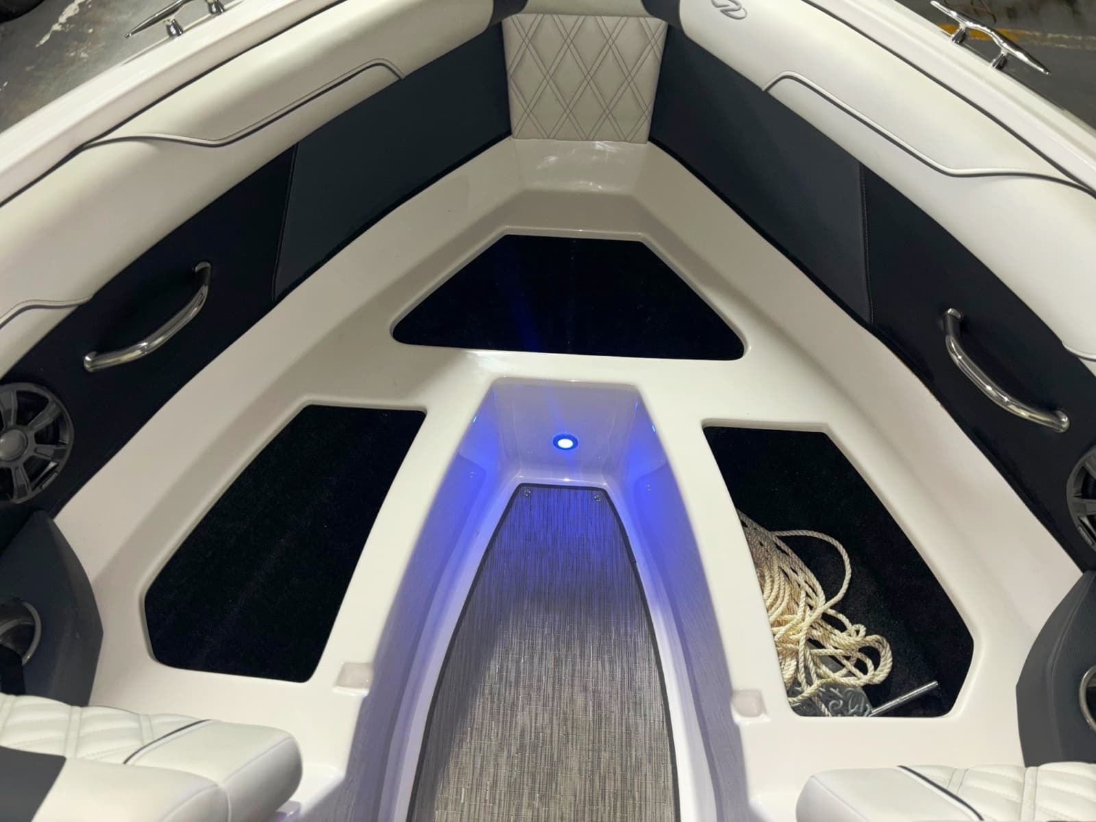 2019 Regal 2100 Bowrider - Photo 20