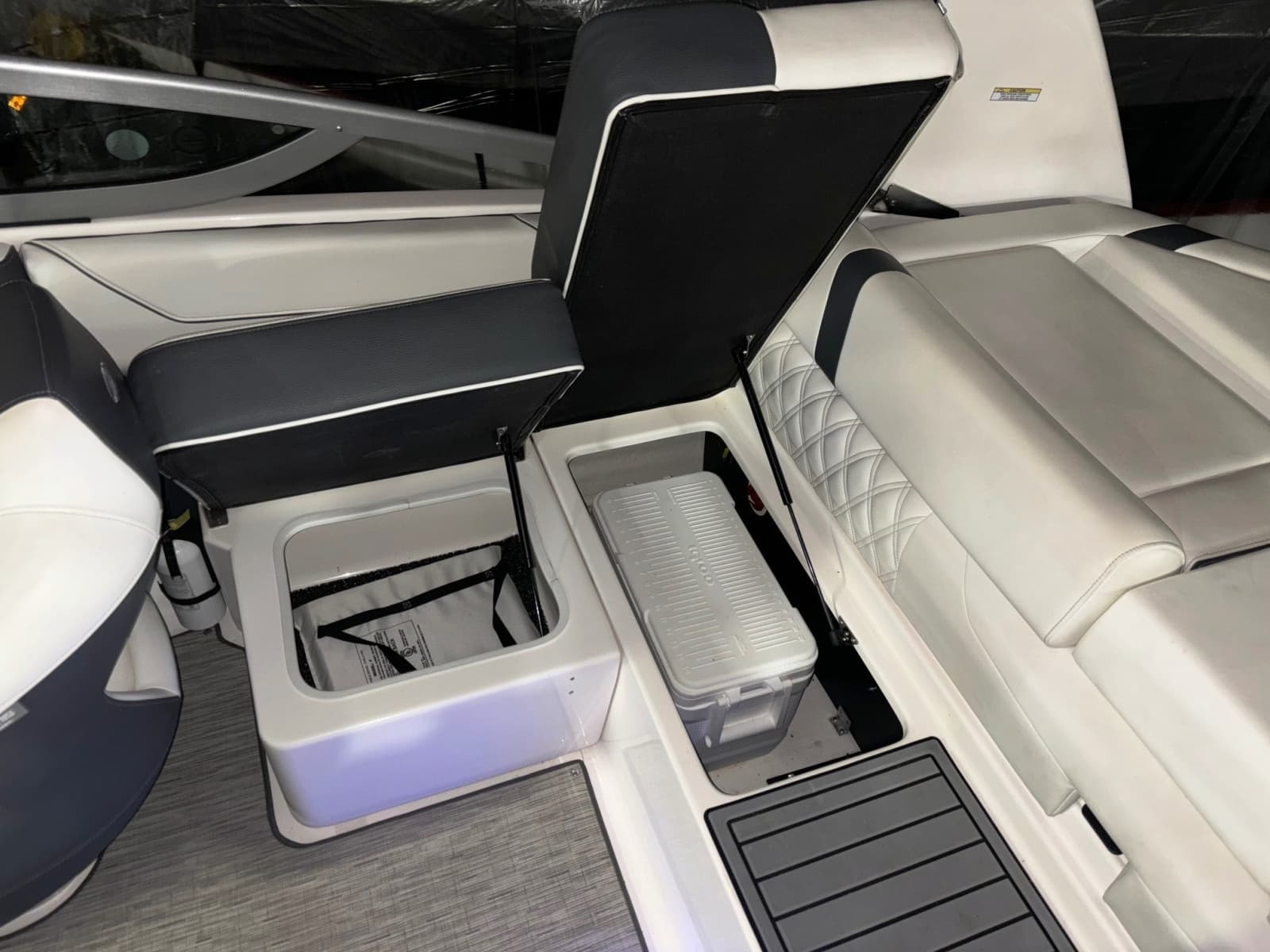 2019 Regal 2100 Bowrider - Photo 12