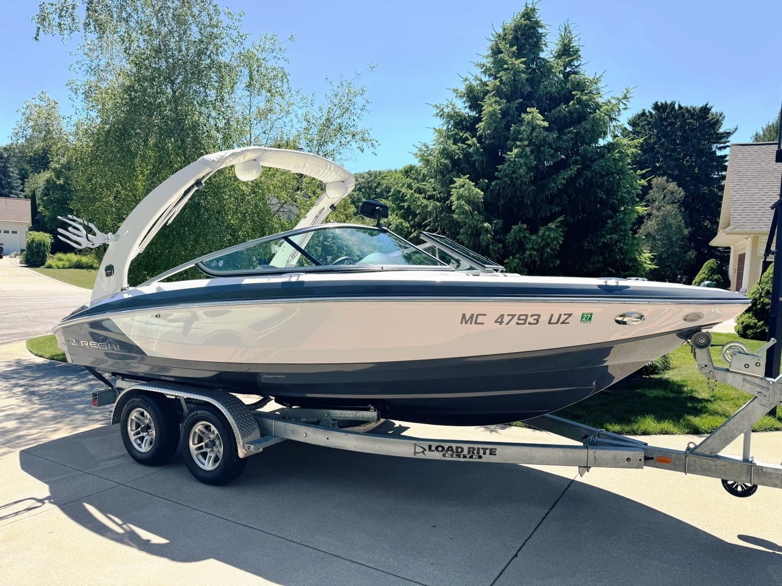 2019 Regal 2100 Bowrider - Photo 1