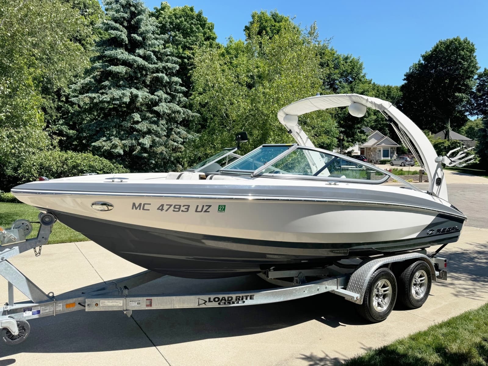 2019 Regal 2100 Bowrider - Photo 2