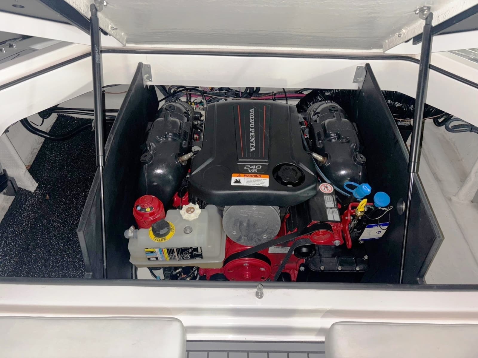 2019 Regal 2100 Bowrider - Photo 15