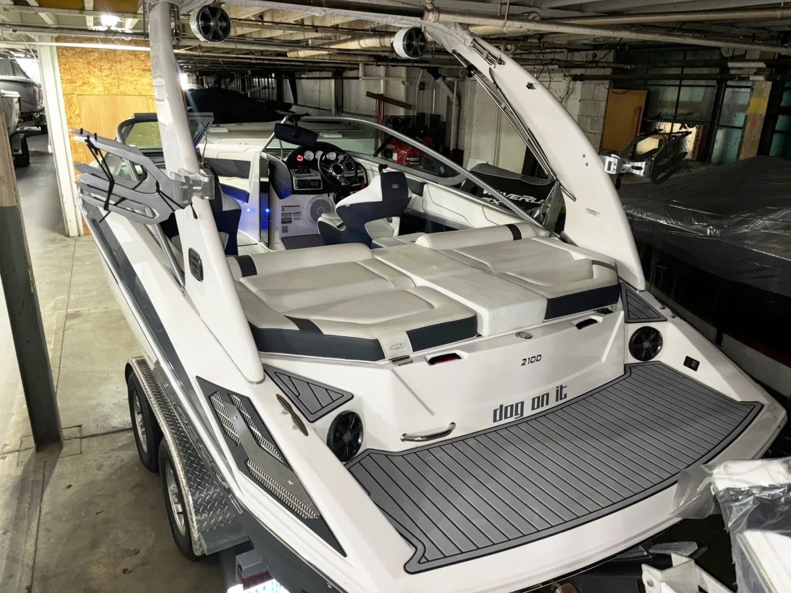2019 Regal 2100 Bowrider - Photo 9