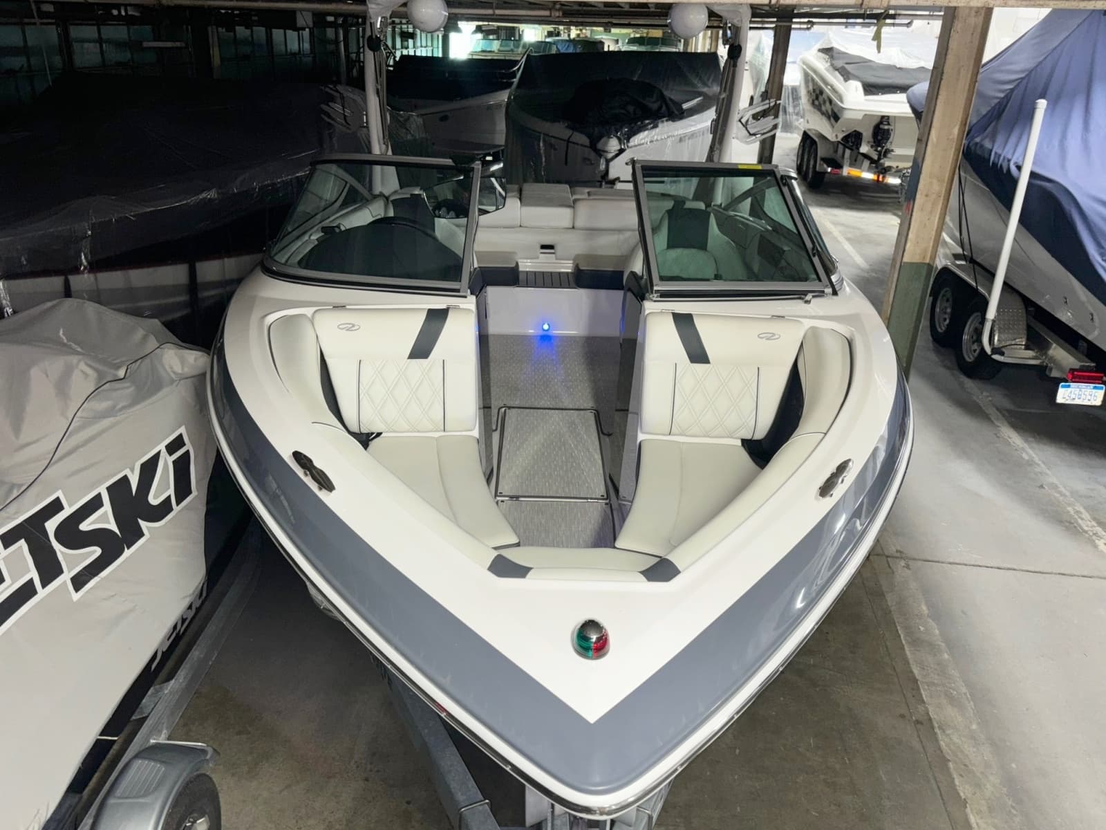 2019 Regal 2100 Bowrider - Photo 6