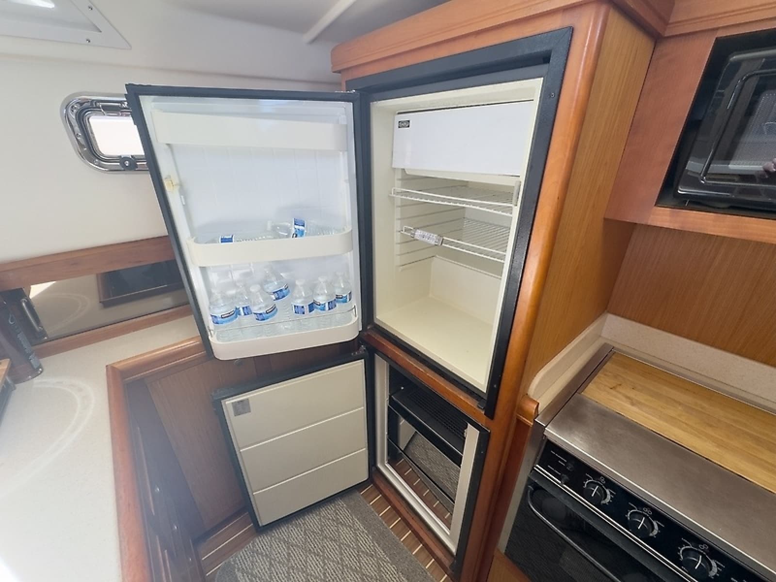 2006 Mainship 43 Trawler - Photo 13