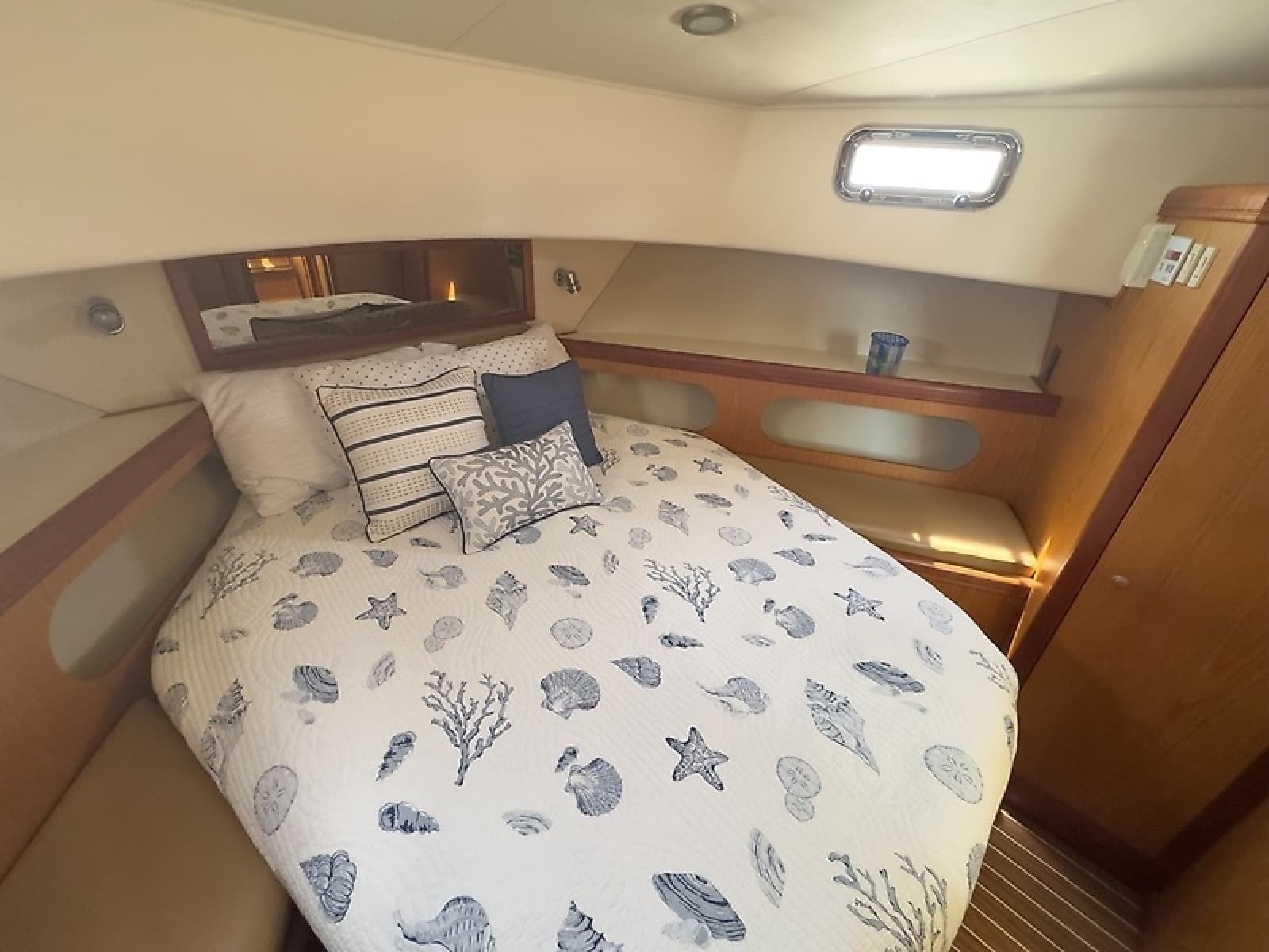 2006 Mainship 43 Trawler - Photo 17