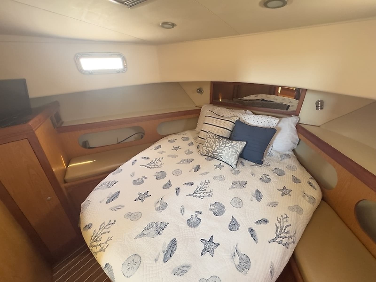 2006 Mainship 43 Trawler - Photo 15