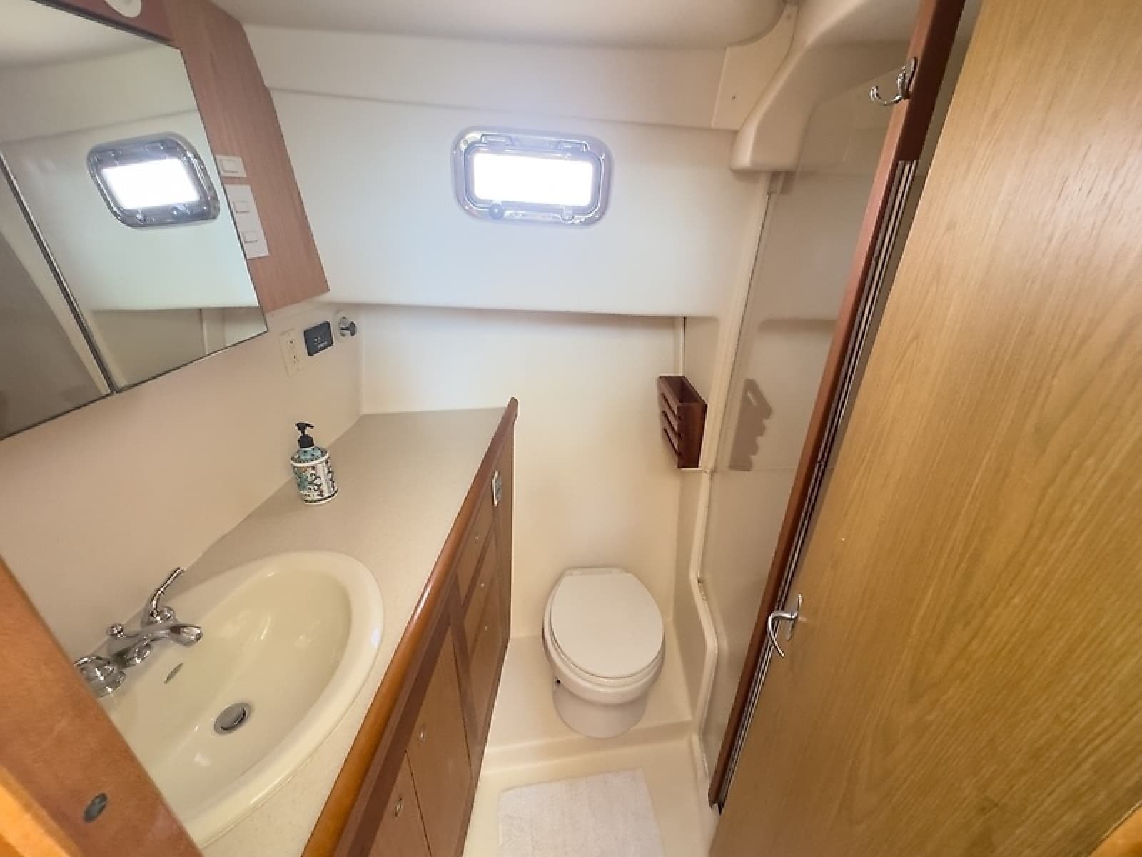 2006 Mainship 43 Trawler - Photo 7