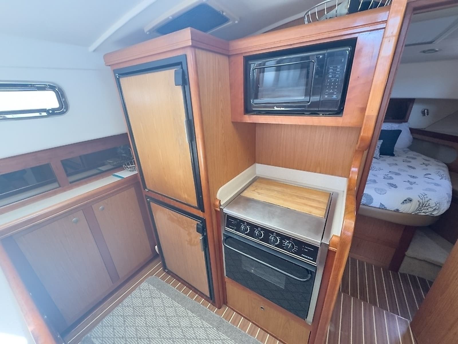 2006 Mainship 43 Trawler - Photo 11
