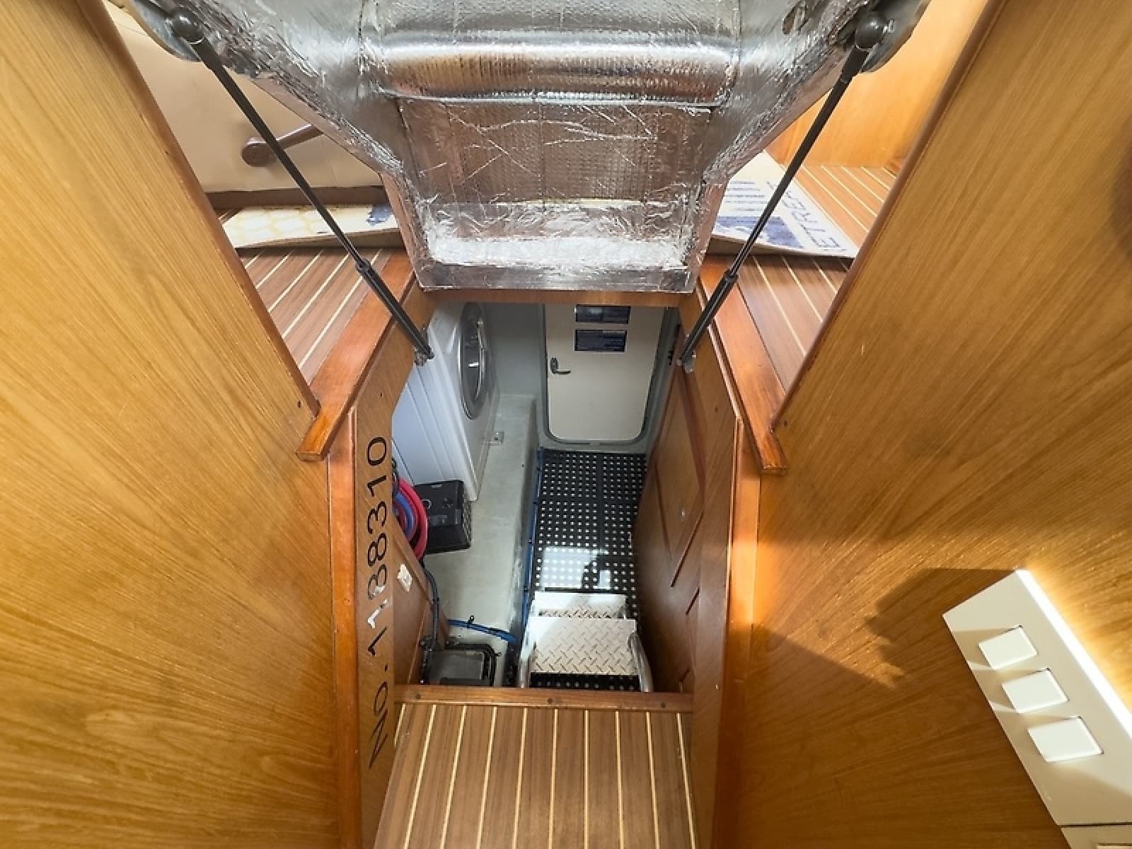 2006 Mainship 43 Trawler - Photo 57