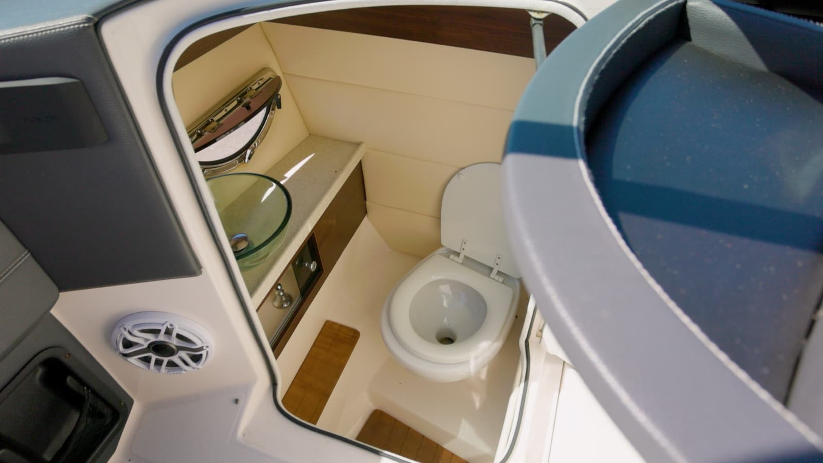 2017 Regal 29 OBX - Photo 9