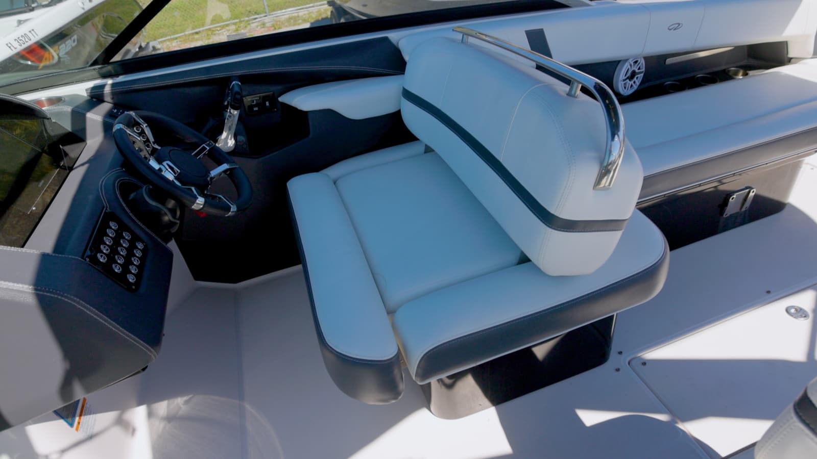 2017 Regal 29 OBX - Photo 12