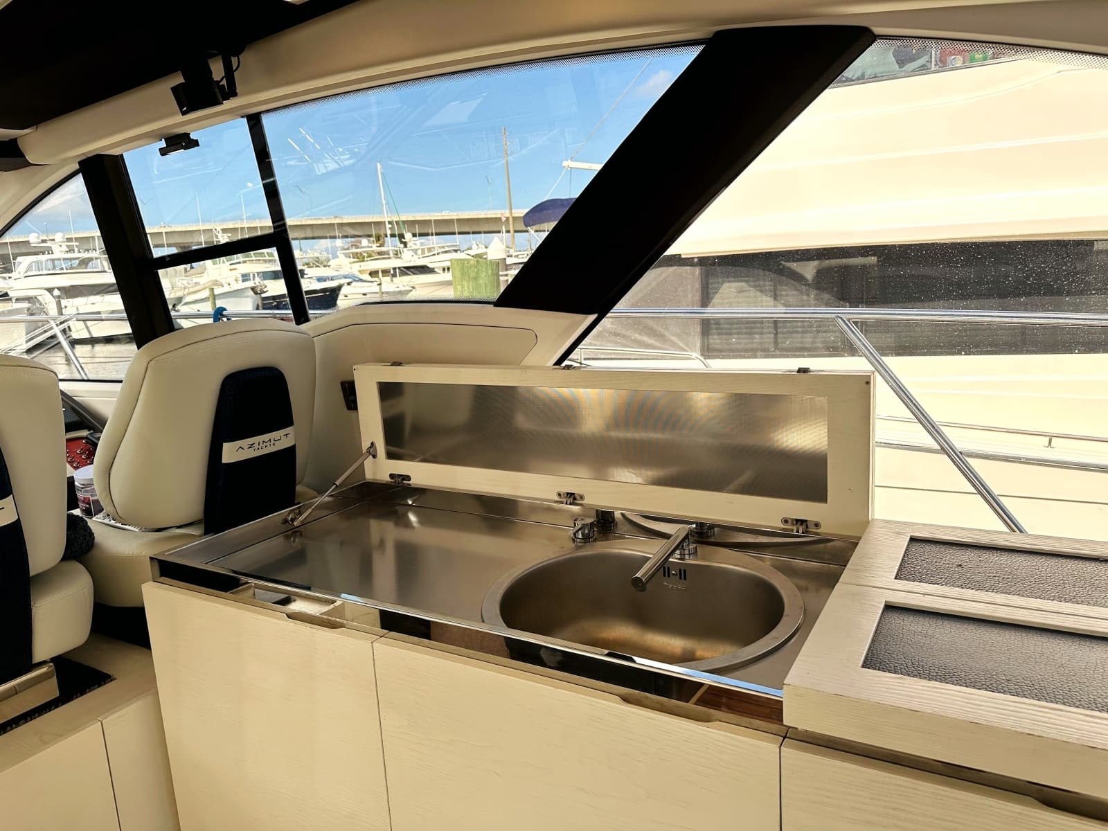 2015 Azimut 55S - Photo 25