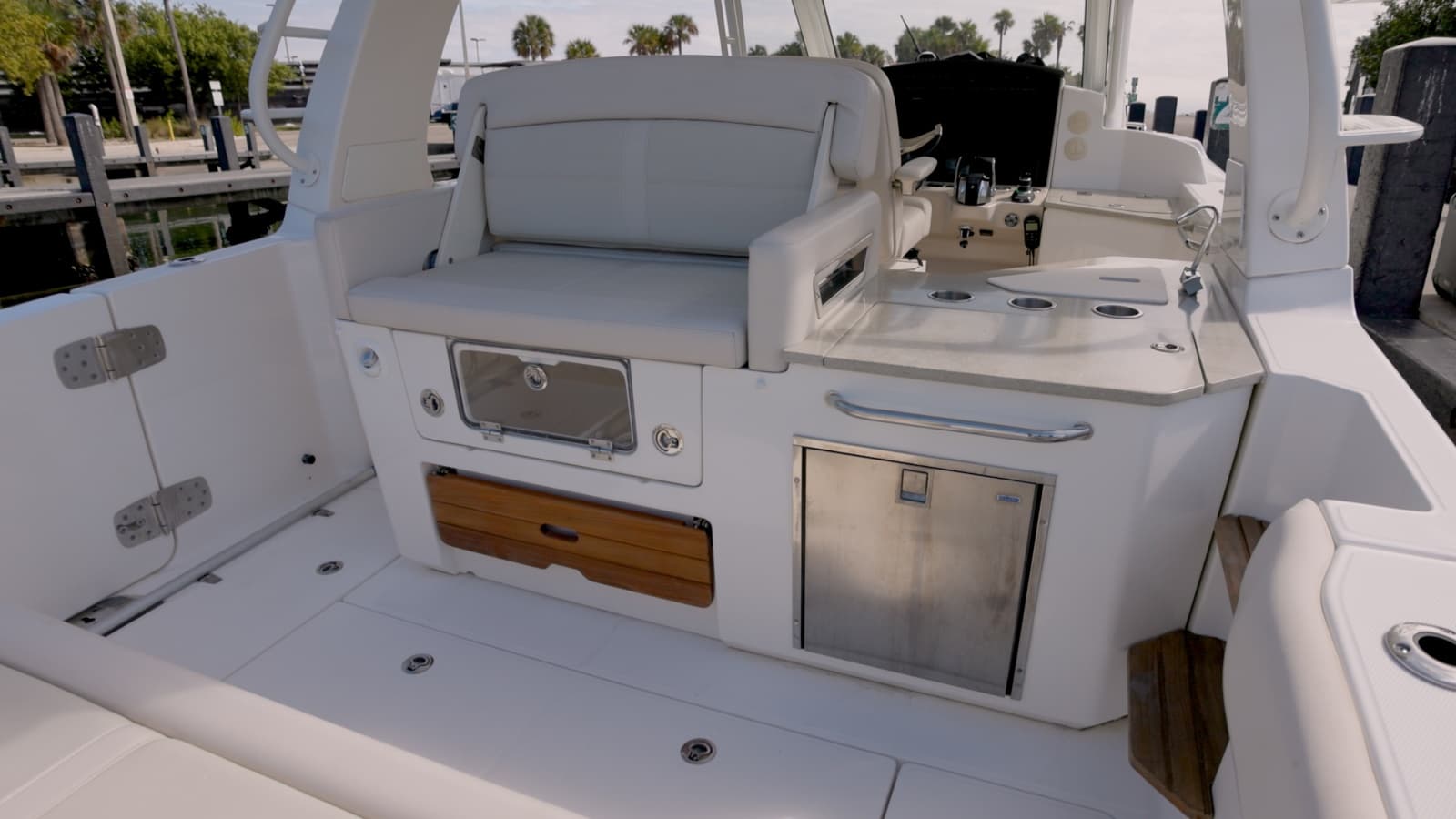 2018 Boston Whaler Outrage - Photo 13