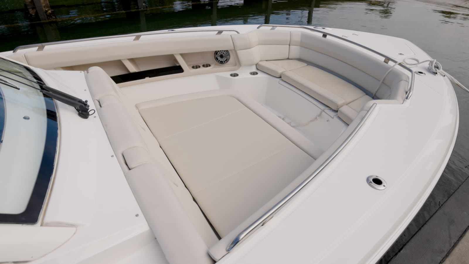 2018 Boston Whaler Outrage - Photo 17