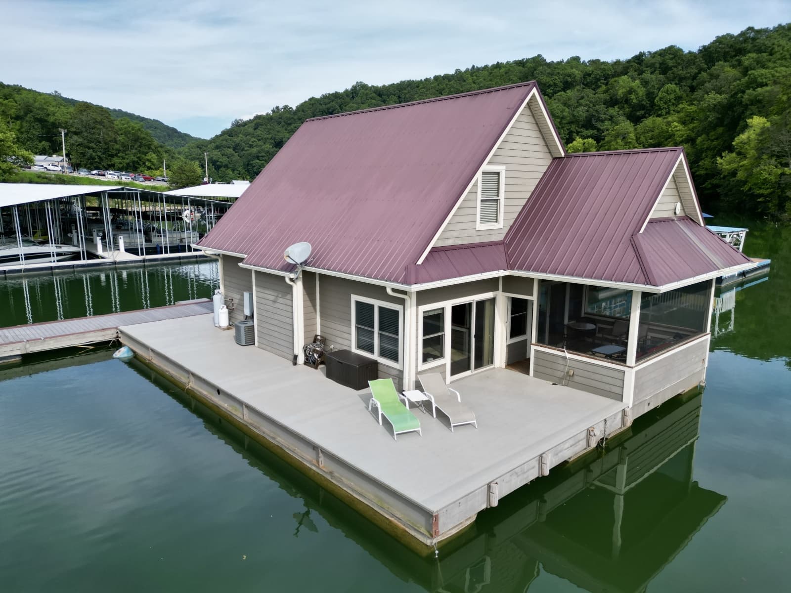 2010 Custom Floating Cabin - Approx 1340sqft - Photo 1
