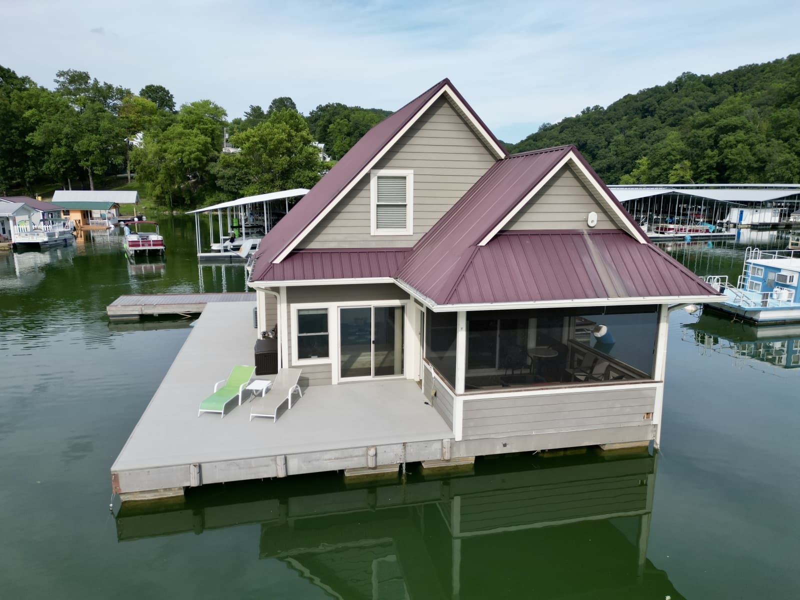 2010 Custom Floating Cabin - Approx 1340sqft - Photo 6
