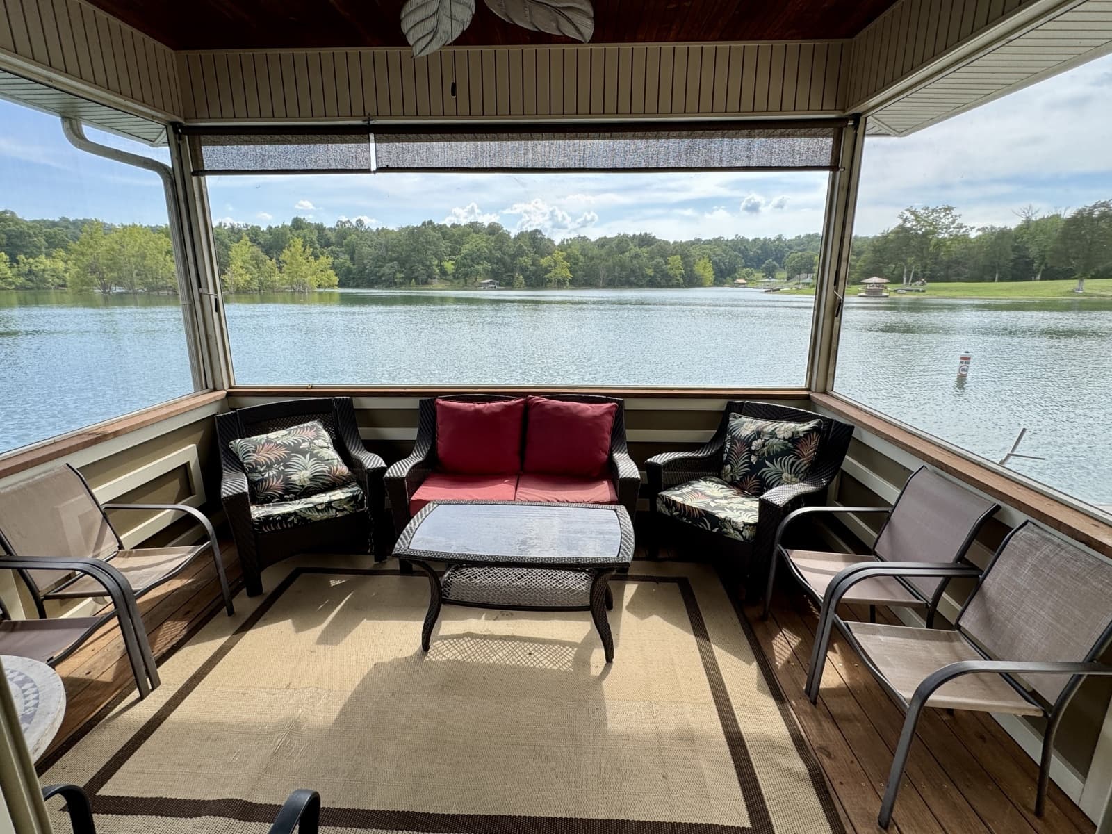 2010 Custom Floating Cabin - Approx 1340sqft - Photo 51