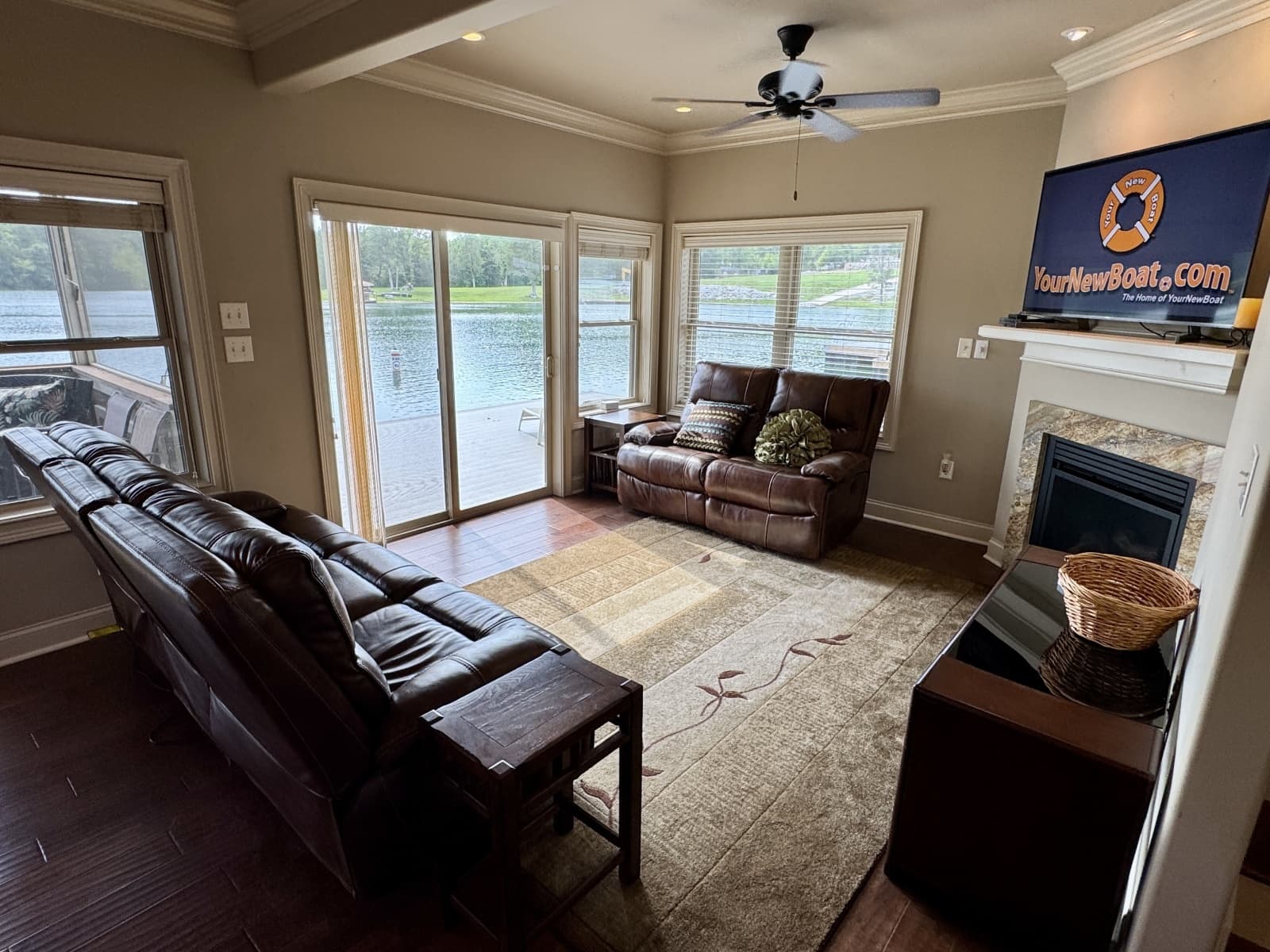 2010 Custom Floating Cabin - Approx 1340sqft - Photo 61