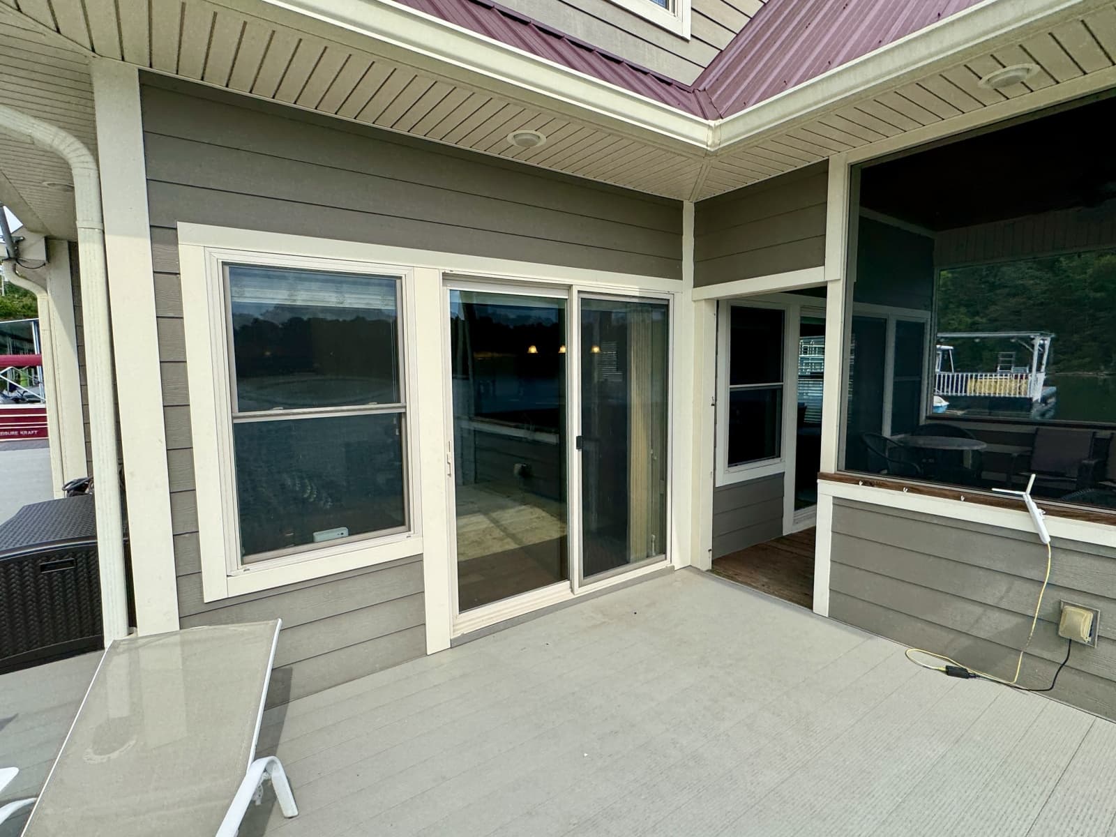 2010 Custom Floating Cabin - Approx 1340sqft - Photo 55