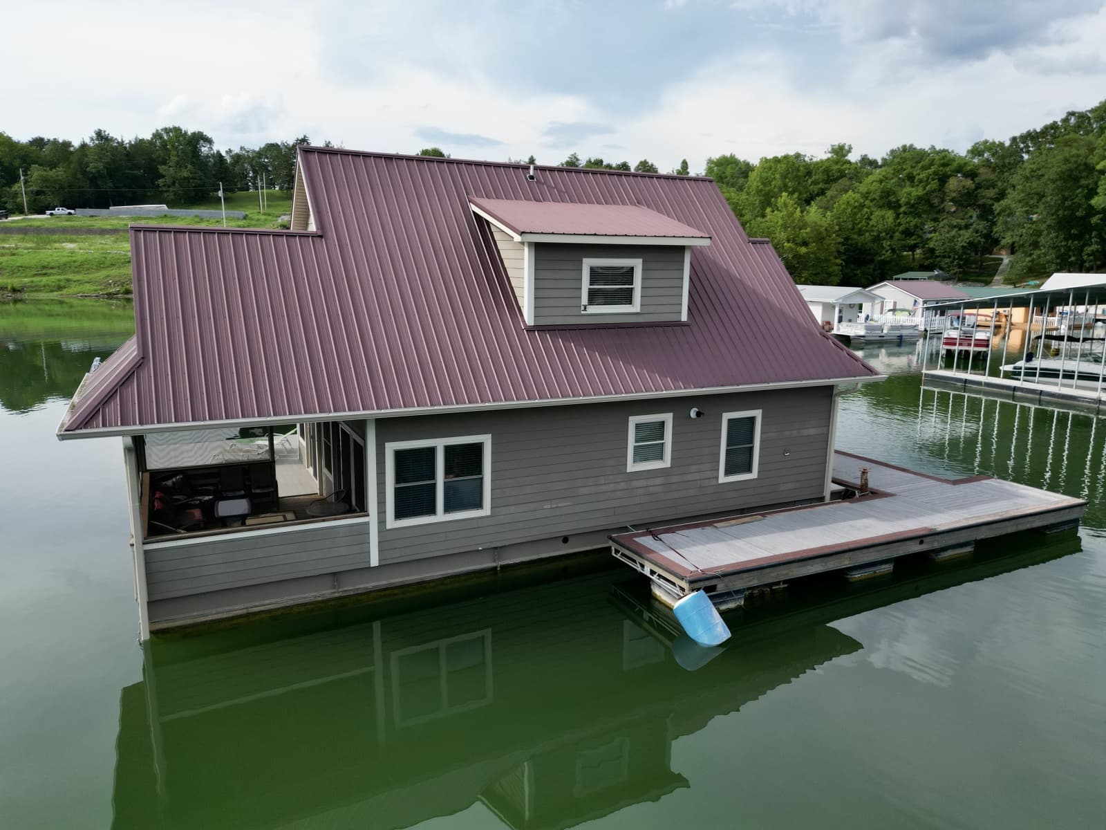 2010 Custom Floating Cabin - Approx 1340sqft - Photo 10