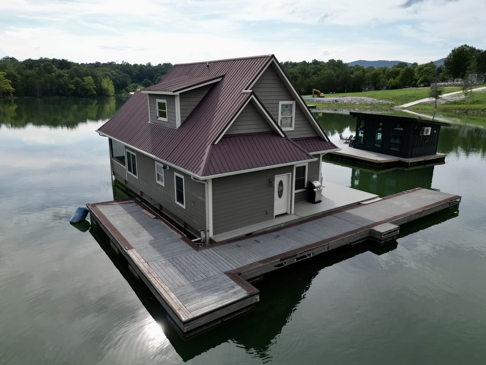2010 Custom Floating Cabin - Approx 1340sqft - Photo 12
