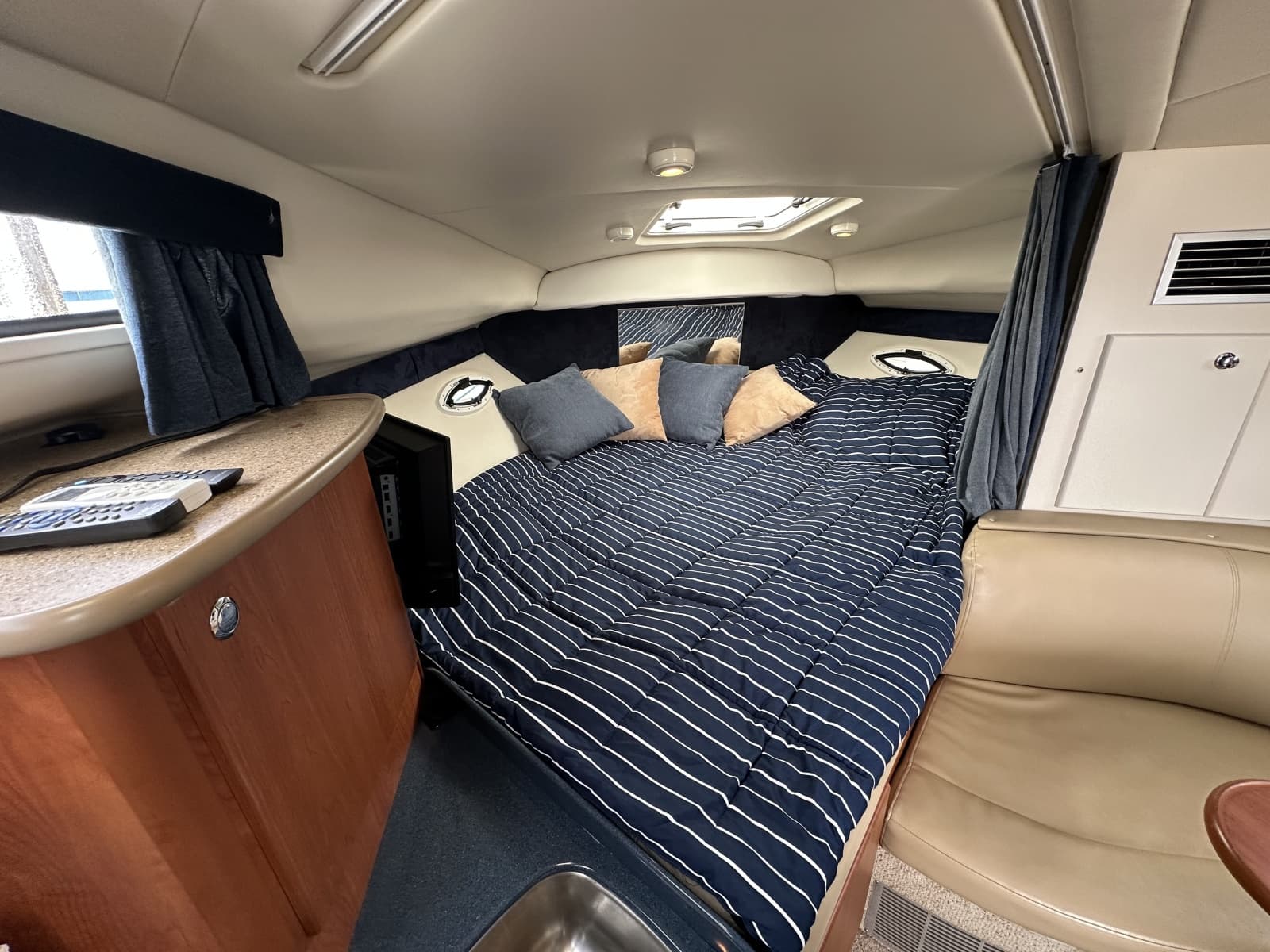 2006 Bayliner 305 - Photo 37
