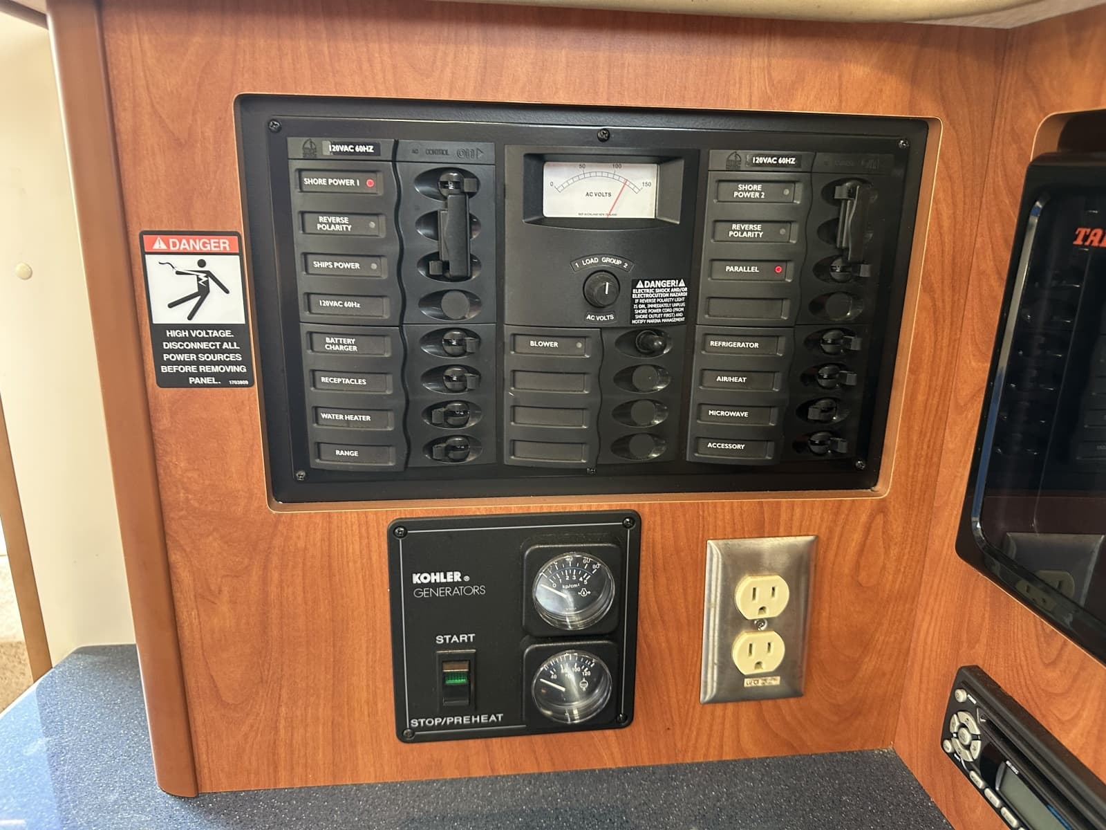 2006 Bayliner 305 - Photo 40