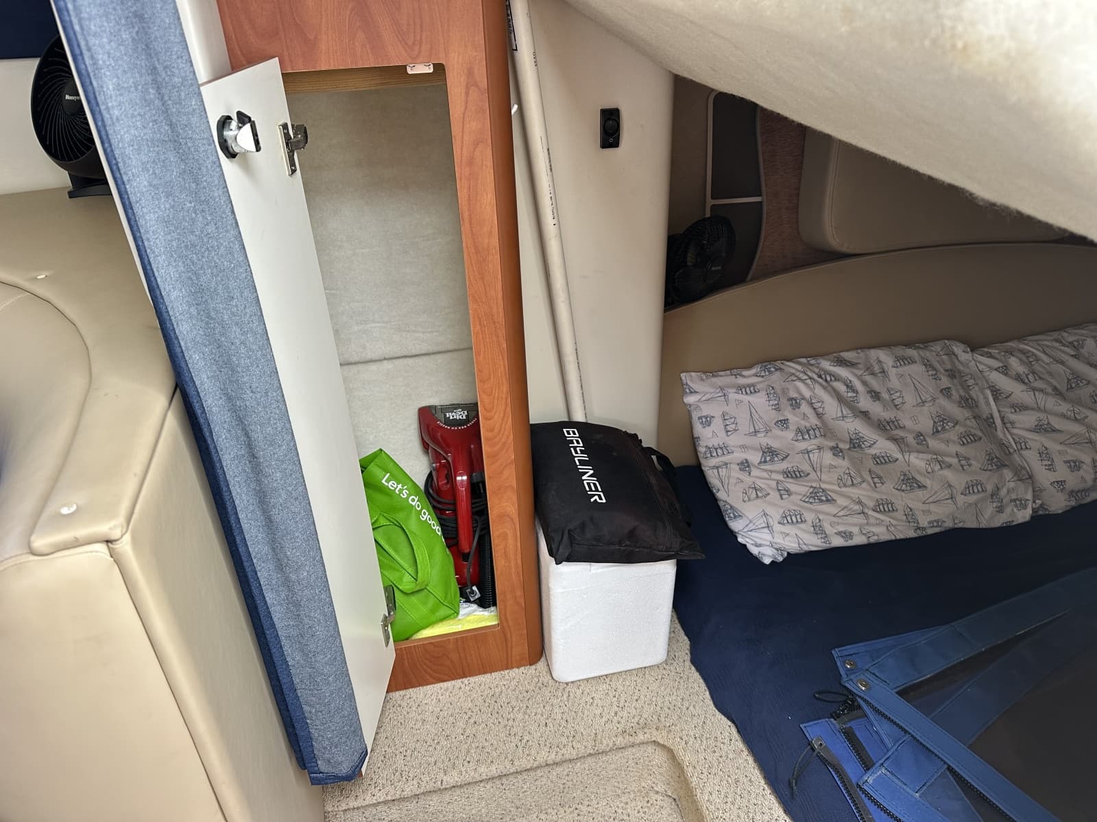 2006 Bayliner 305 - Photo 31