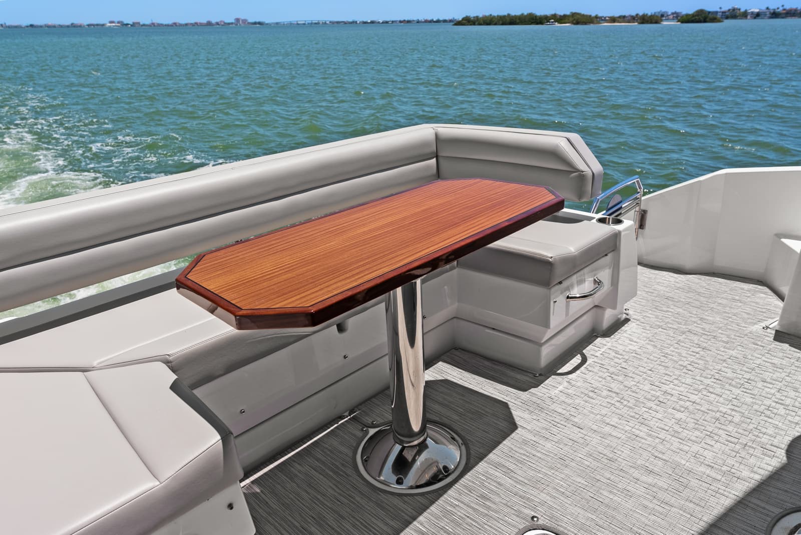 2025 Cruisers Yachts 50 Cantius - Photo 24