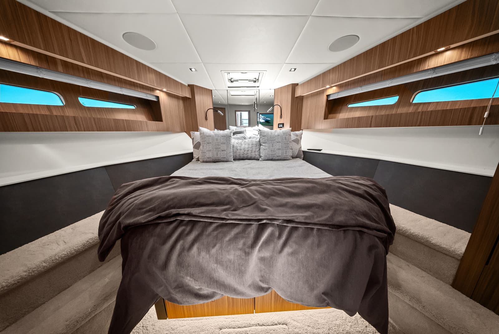 2025 Cruisers Yachts 50 Cantius - Photo 48