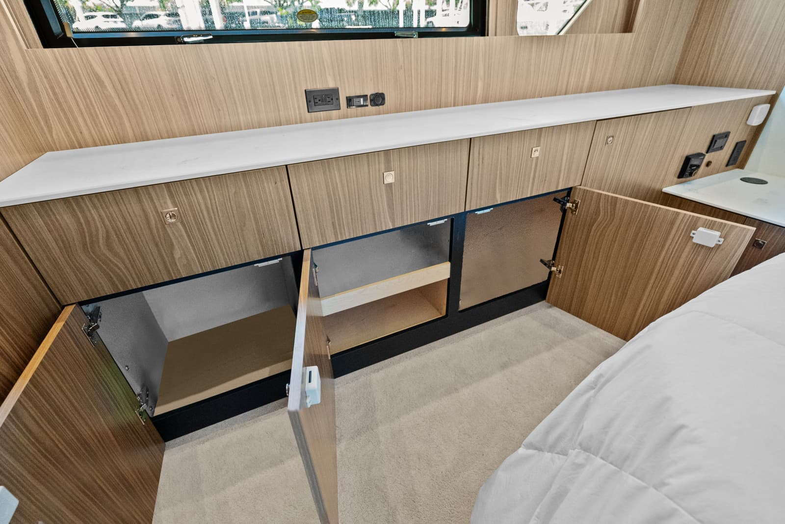 2025 Cruisers Yachts 50 Cantius - Photo 52