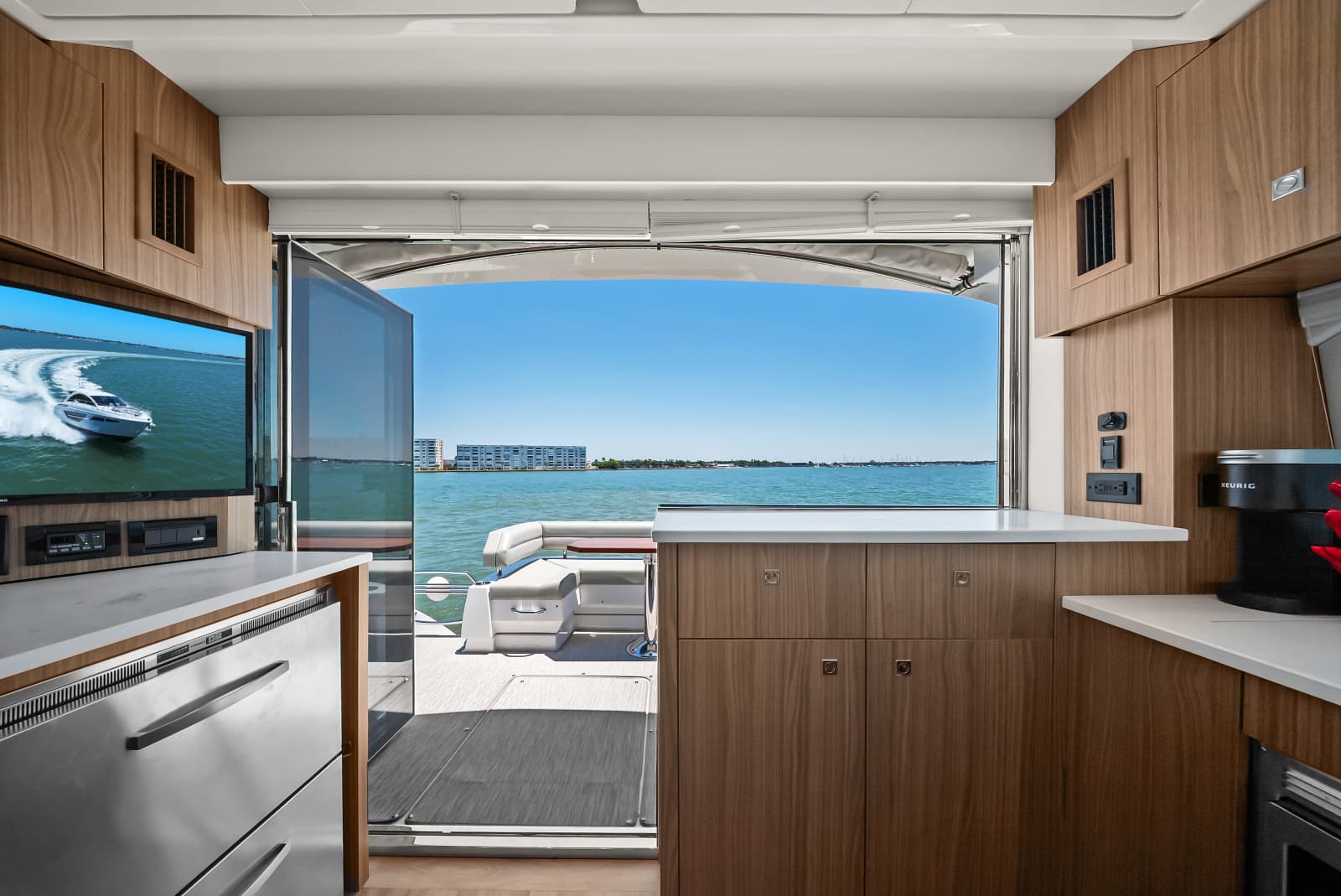 2025 Cruisers Yachts 50 Cantius - Photo 32