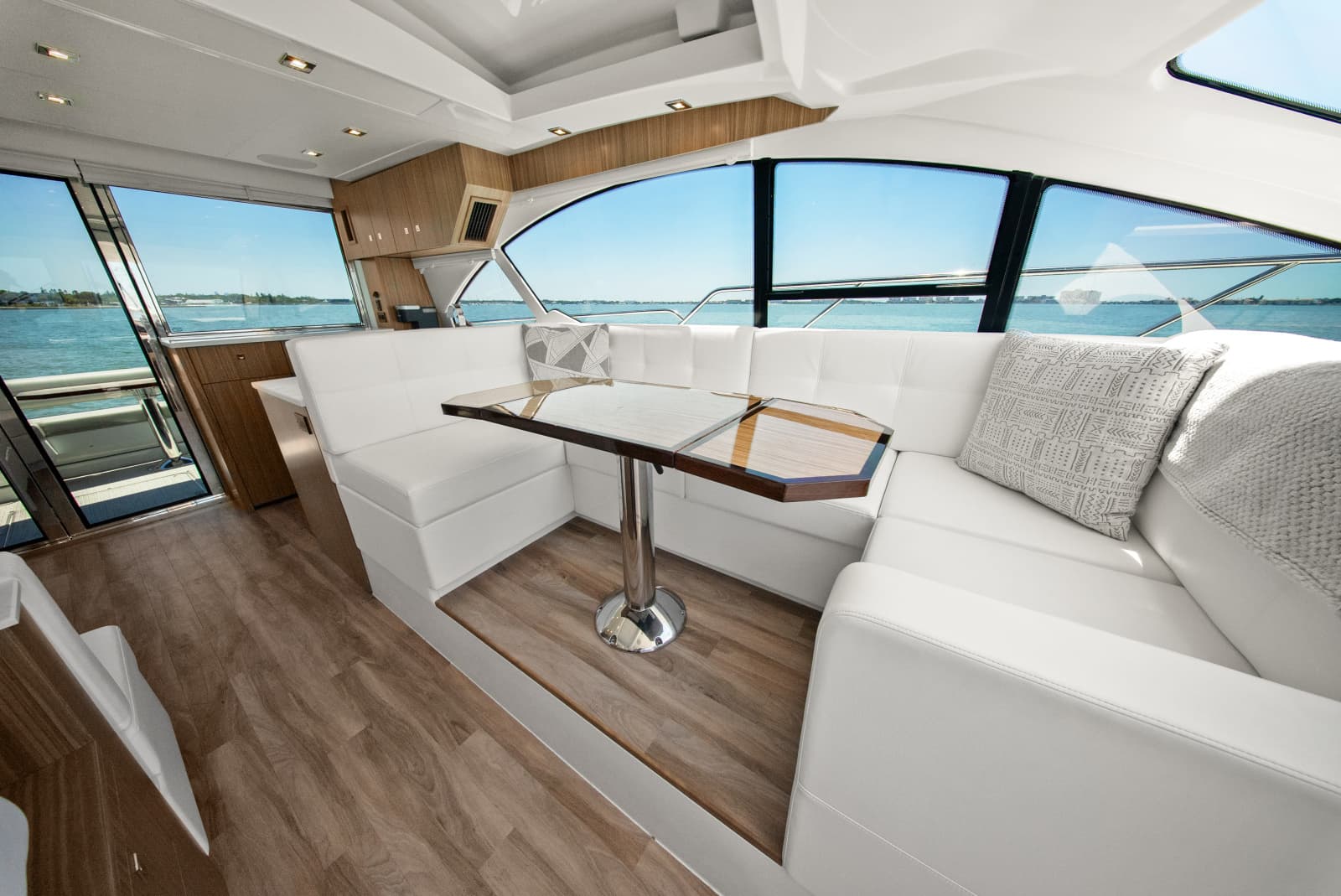 2025 Cruisers Yachts 50 Cantius - Photo 45
