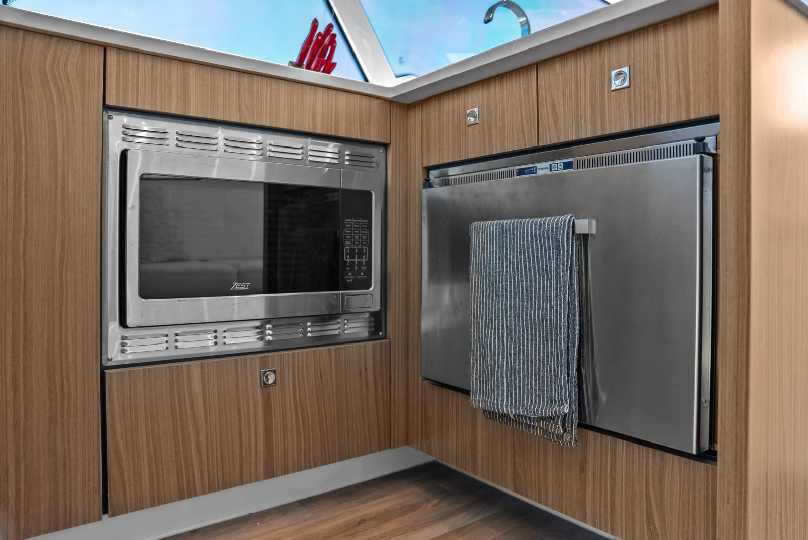 2025 Cruisers Yachts 50 Cantius - Photo 38