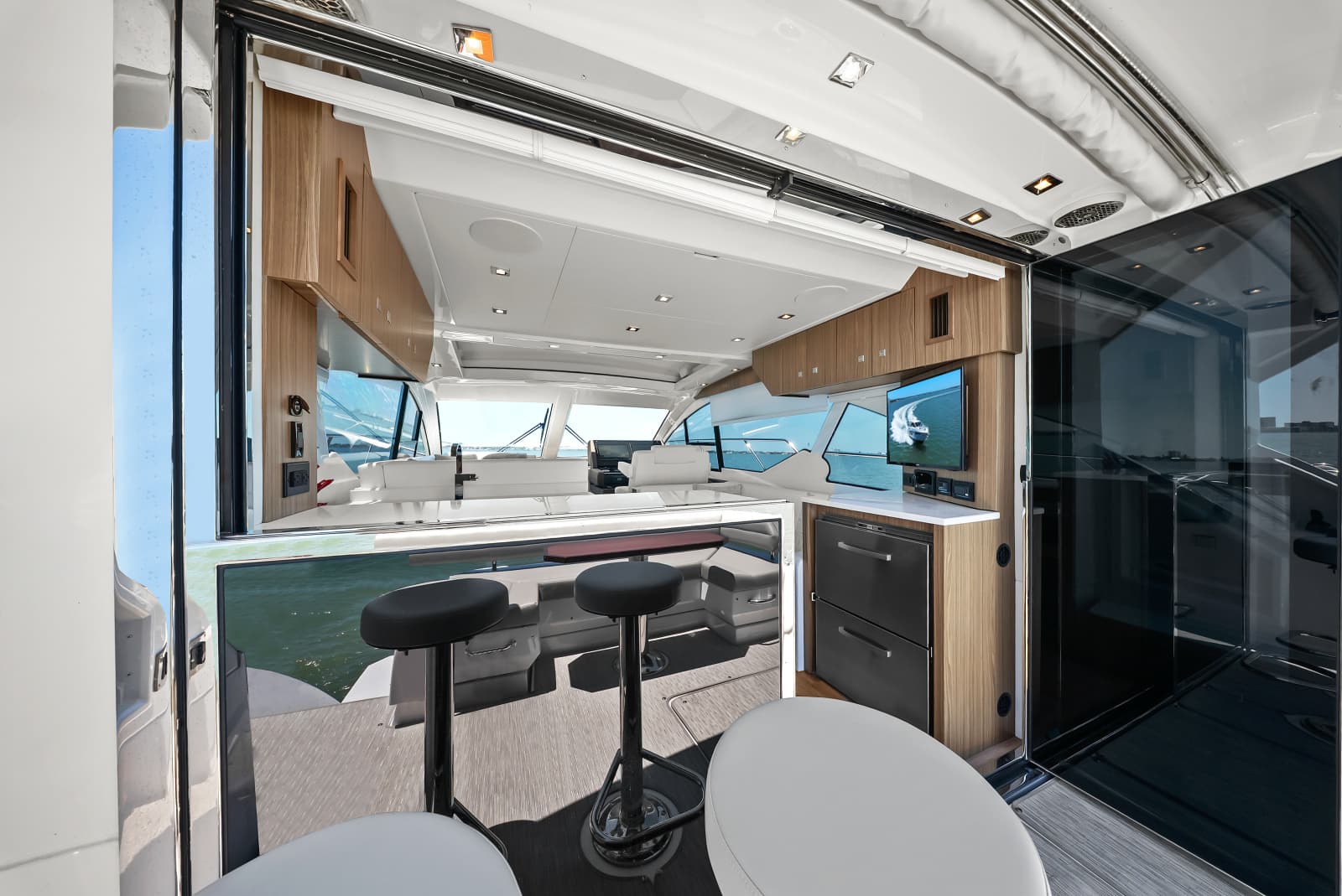 2025 Cruisers Yachts 50 Cantius - Photo 30