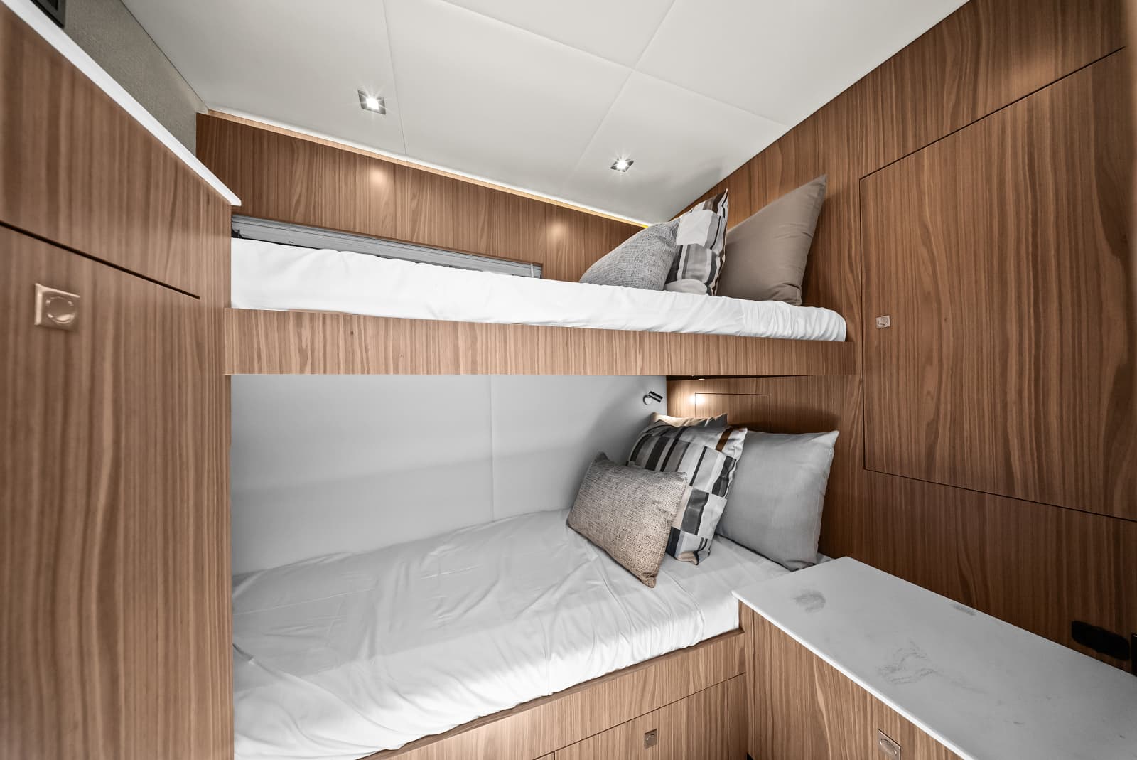 2025 Cruisers Yachts 50 Cantius - Photo 67