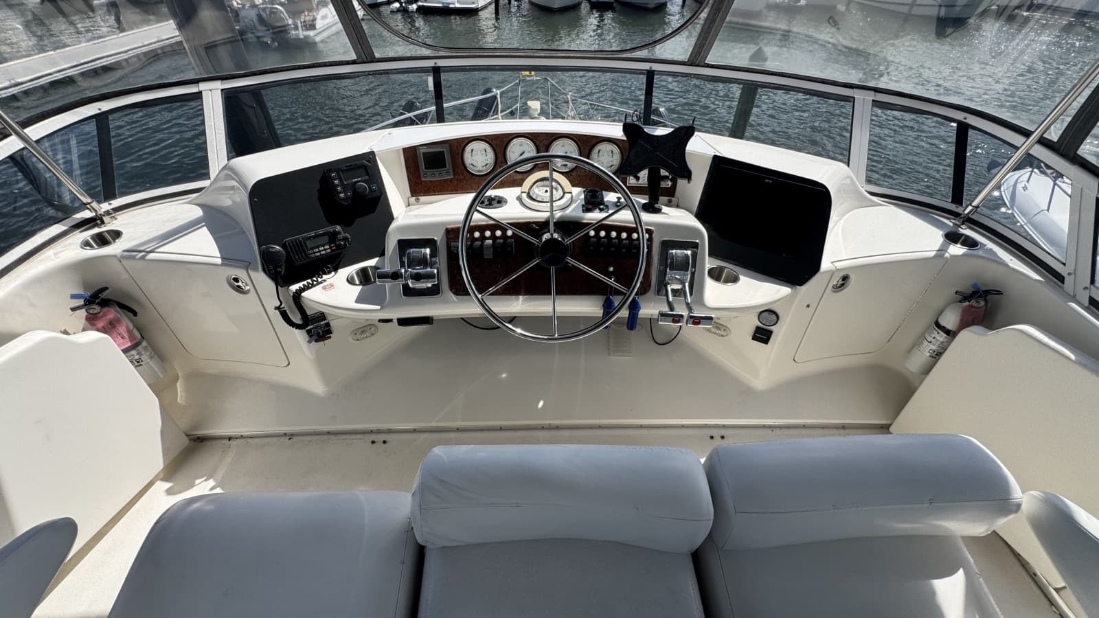 2003 Silverton 43 Motor Yacht - Photo 16